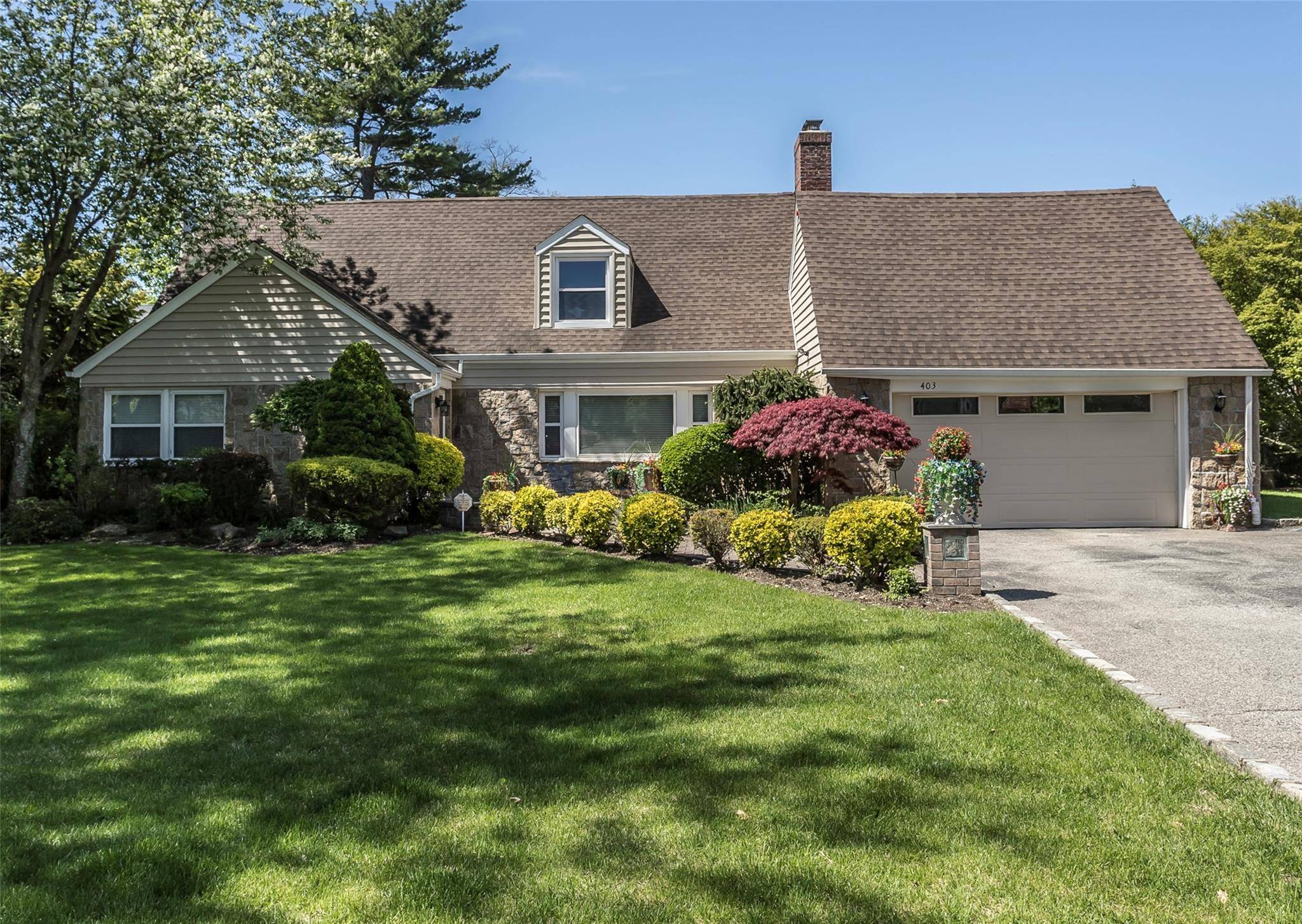 East Williston, NY 11596,403 Titus WAY