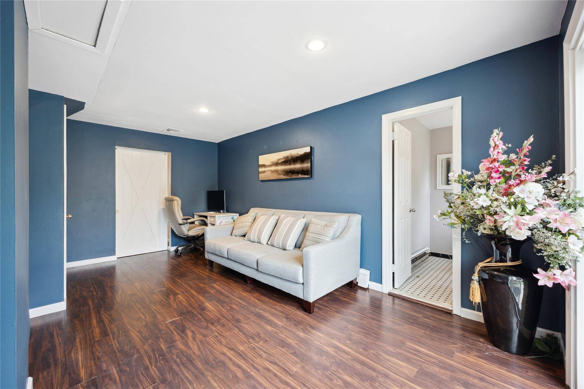 Garden City, NY 11530,26 Old Country RD