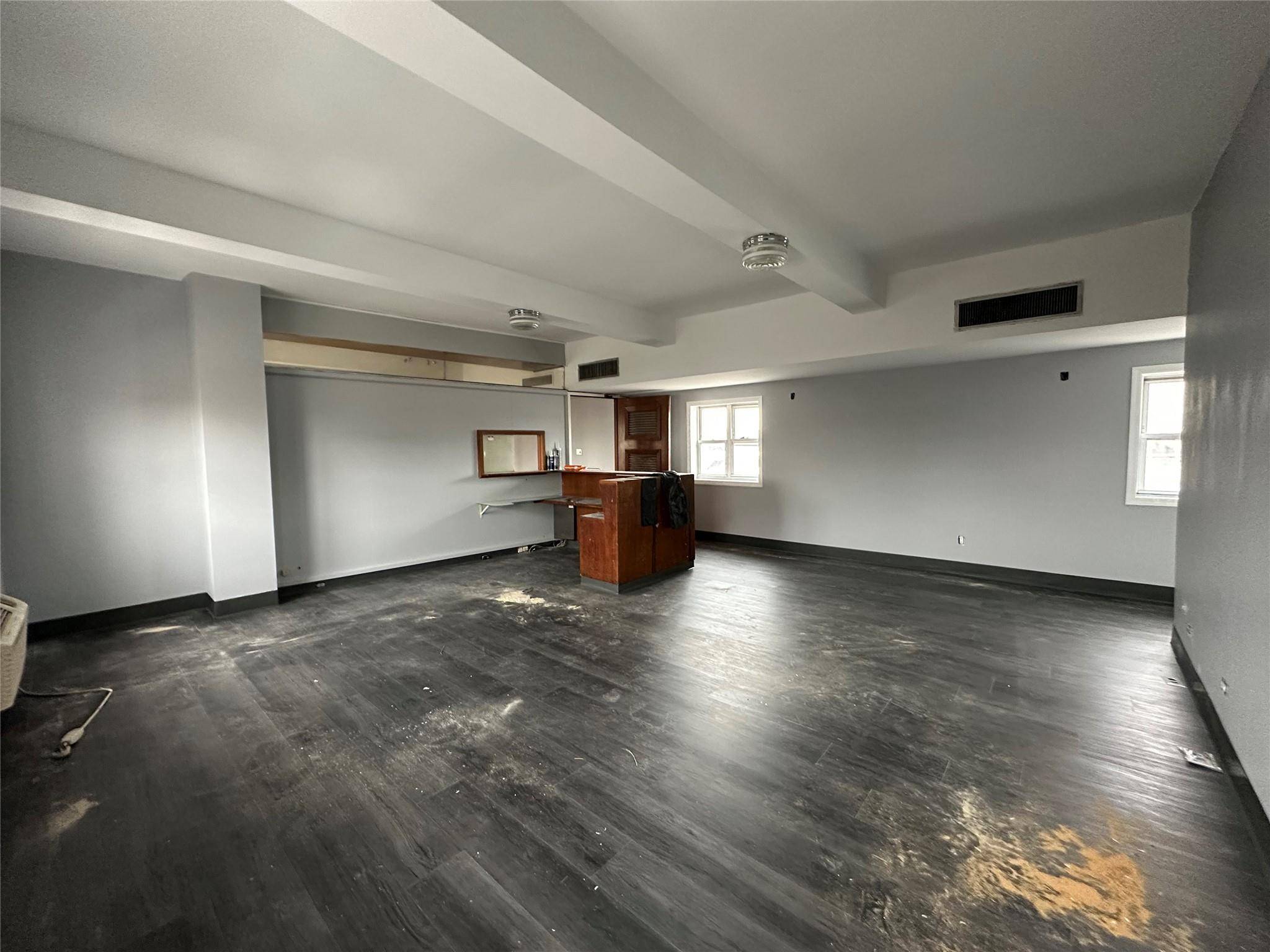 Astoria, NY 11105,18-37 Steinway ST