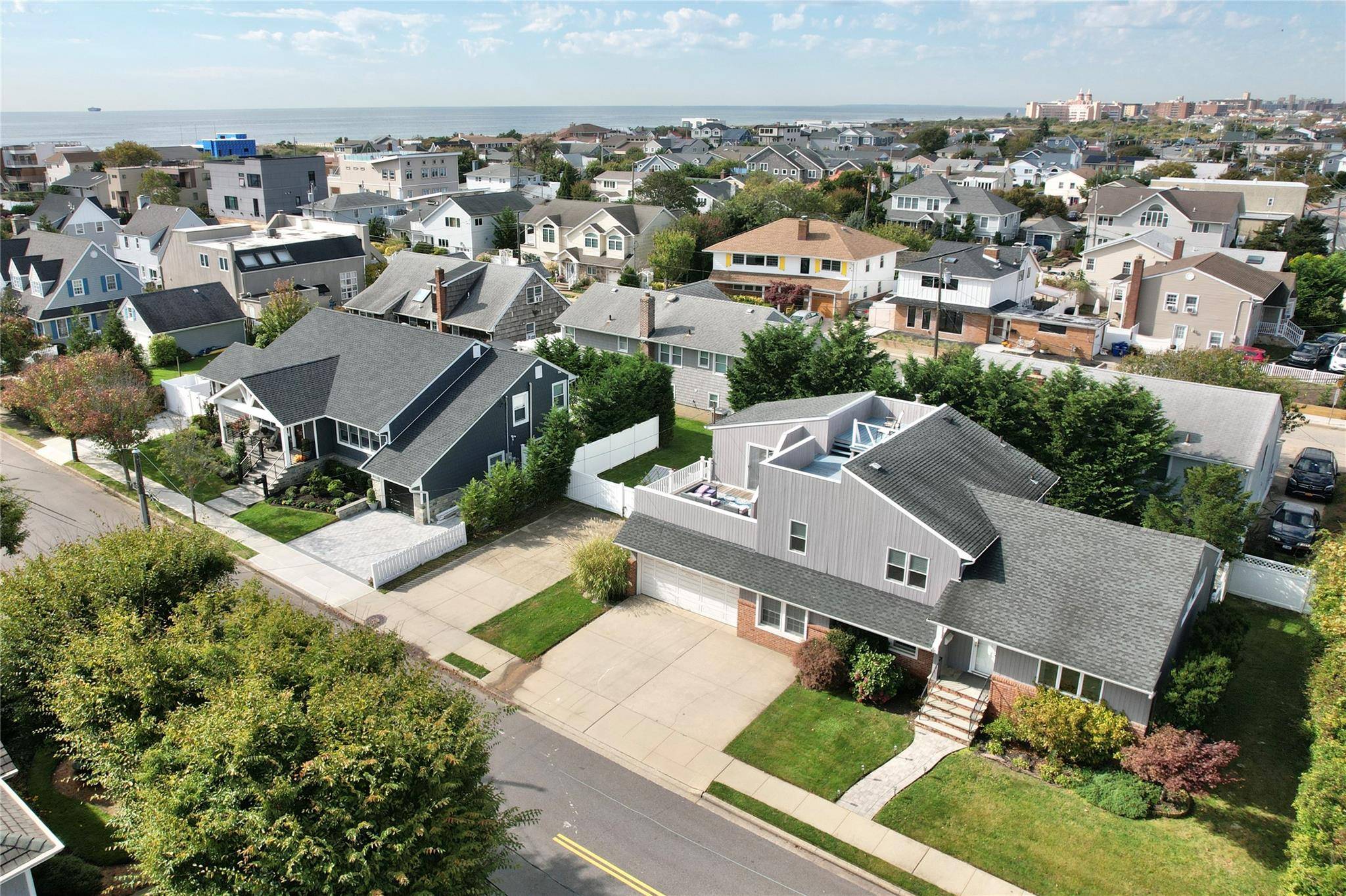 Lido Beach, NY 11561,2 Biarritz ST