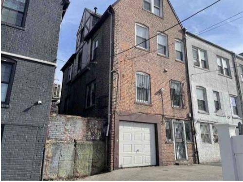 Jackson Heights, NY 11372,34-28 72nd Street