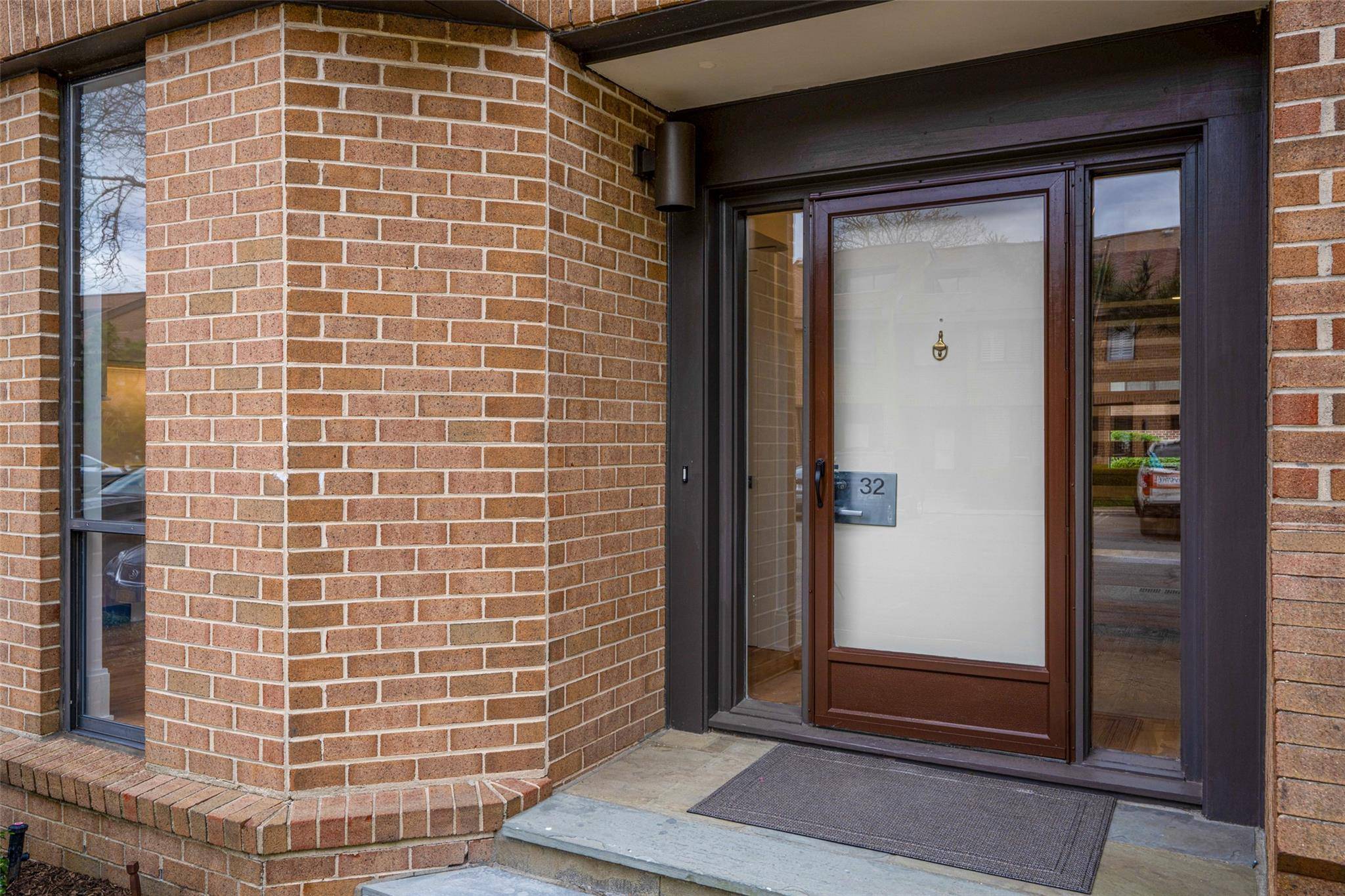 Rye, NY 10580,32 Waters Edge #32