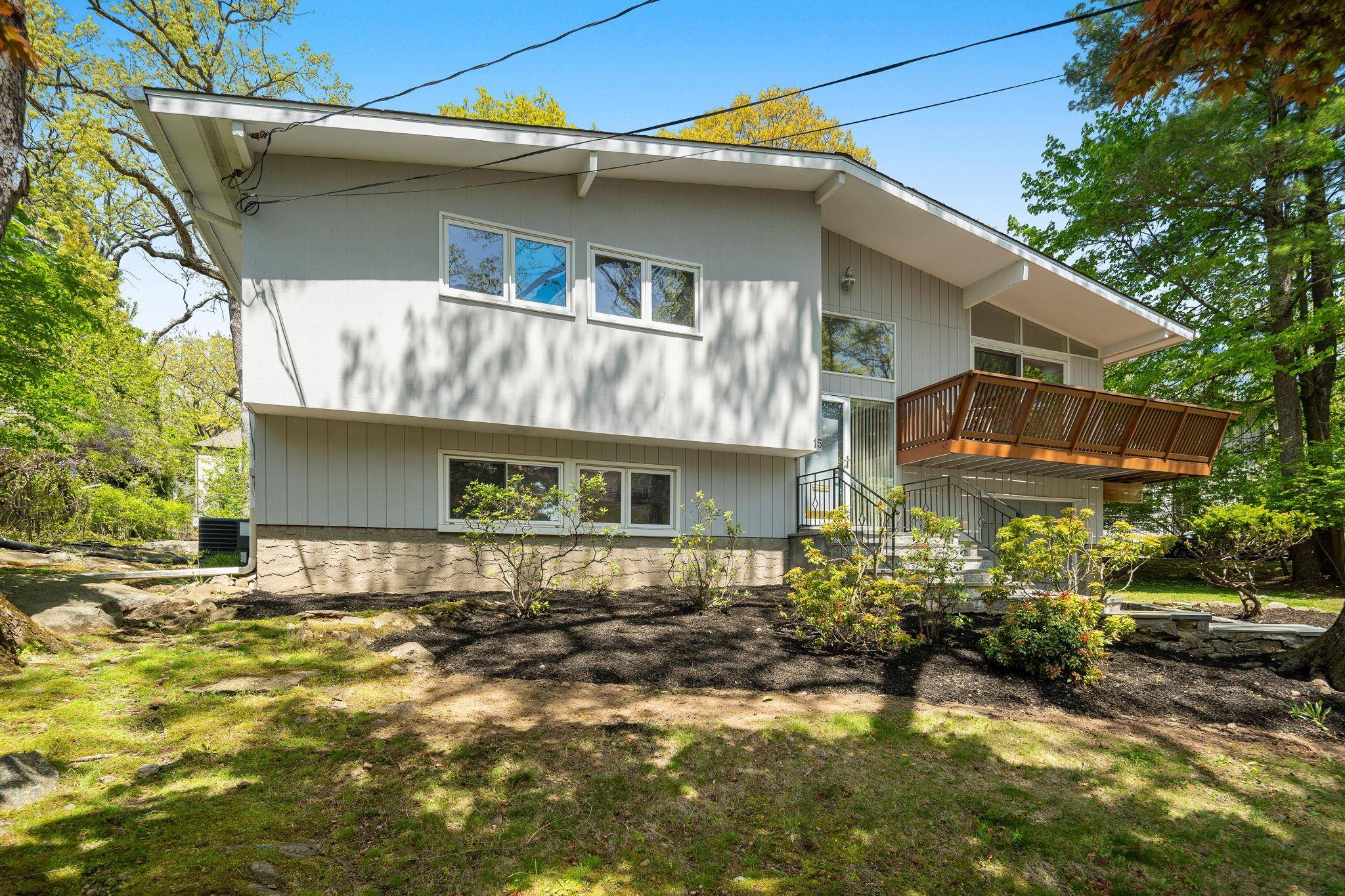 Hastings-on-hudson, NY 10706,15 Floral DR