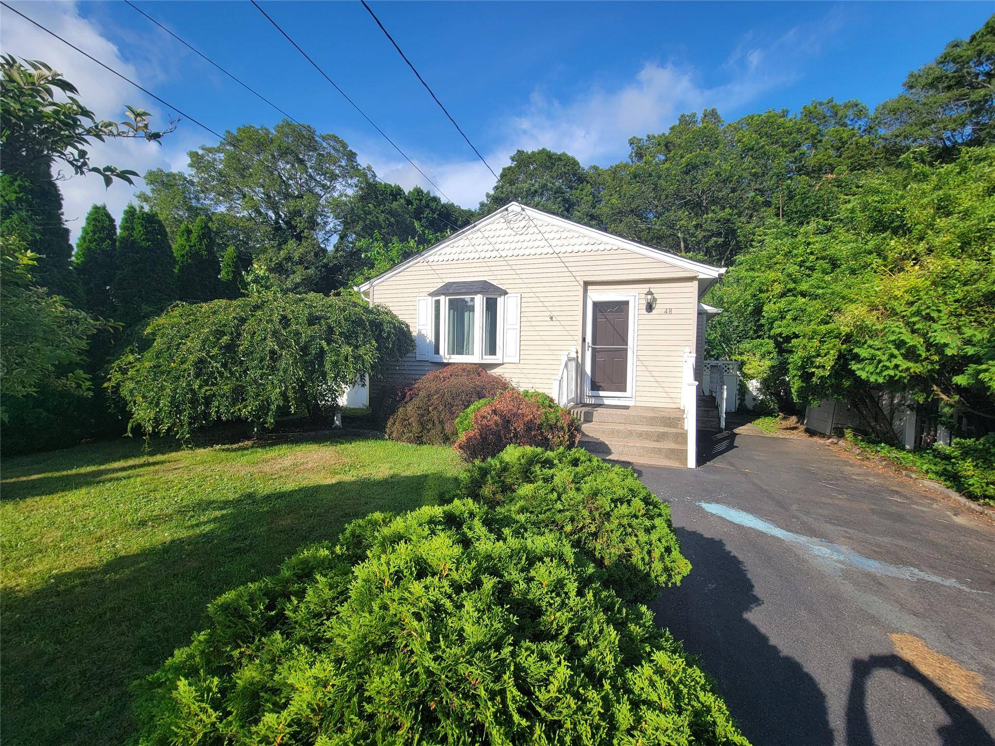 Shirley, NY 11967,48 Forrest AVE