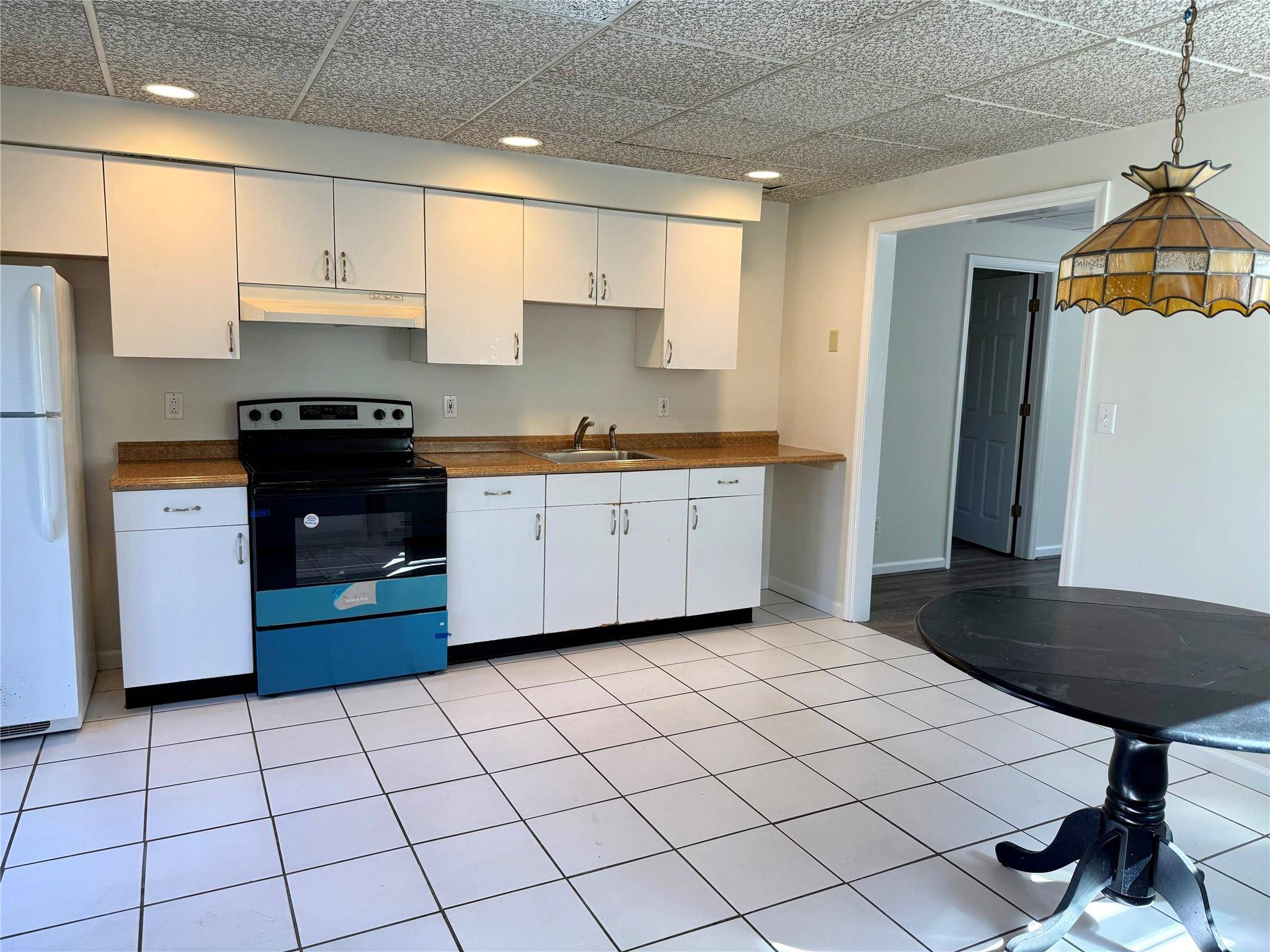 Thornwood, NY 10594,25 Valley RD