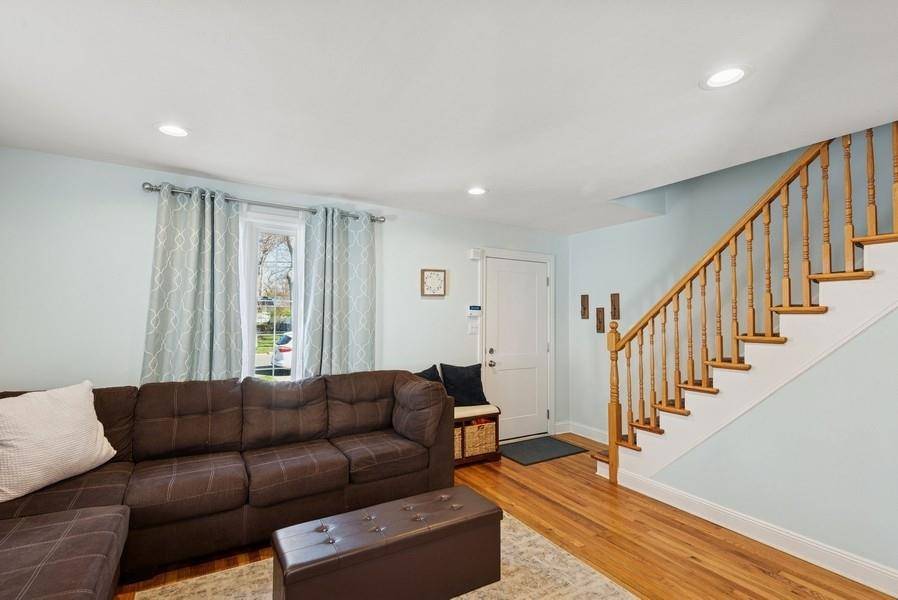 North Babylon, NY 11703,26 Ellsworth AVE