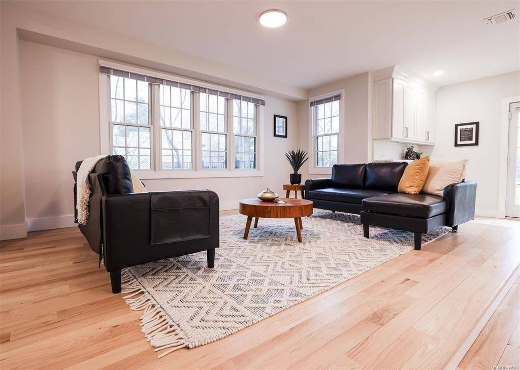 Bellport Village, NY 11713,25 Country Club RD