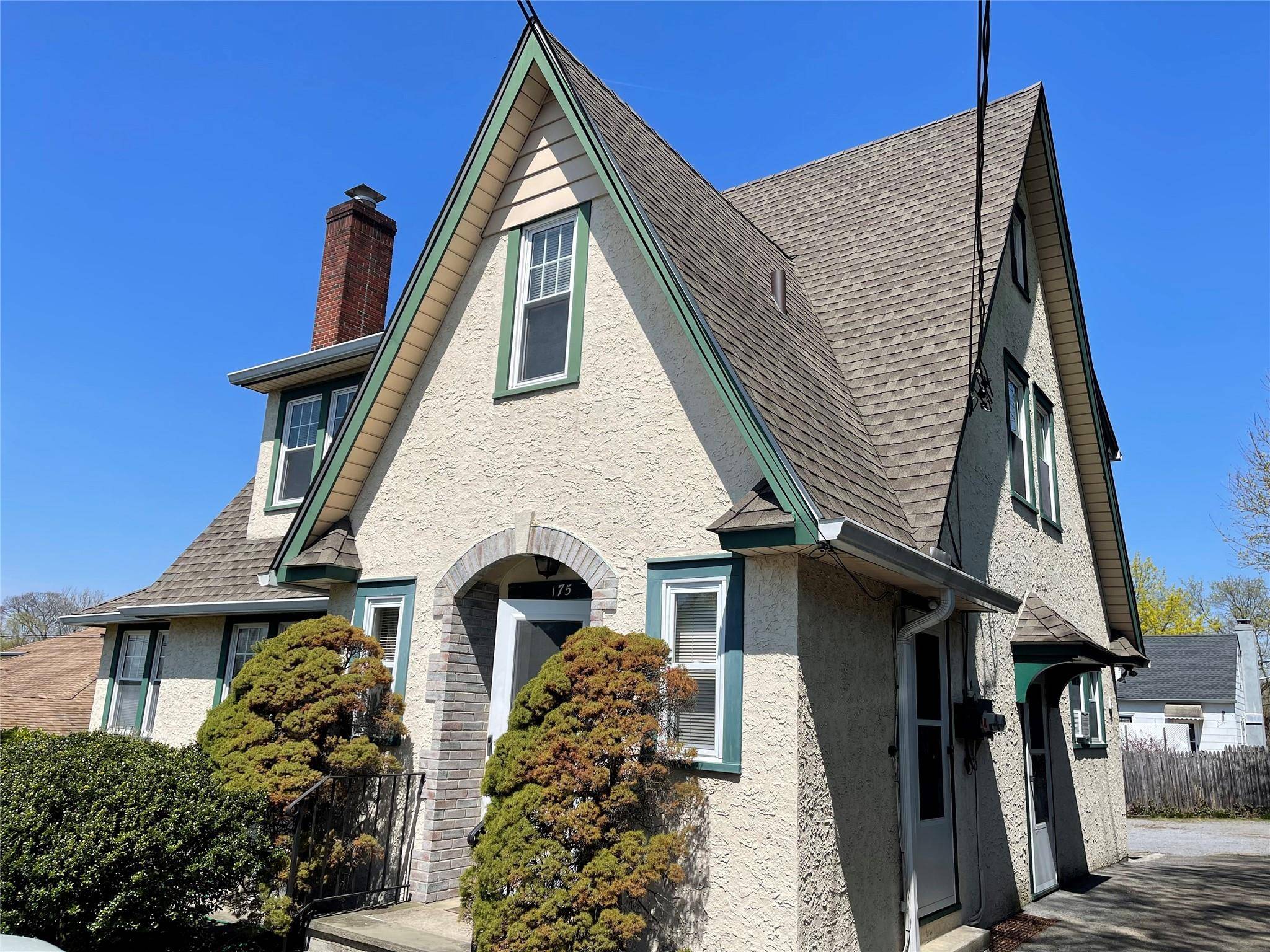 Scarsdale, NY 10583,175 Woodruff AVE #2nd floor