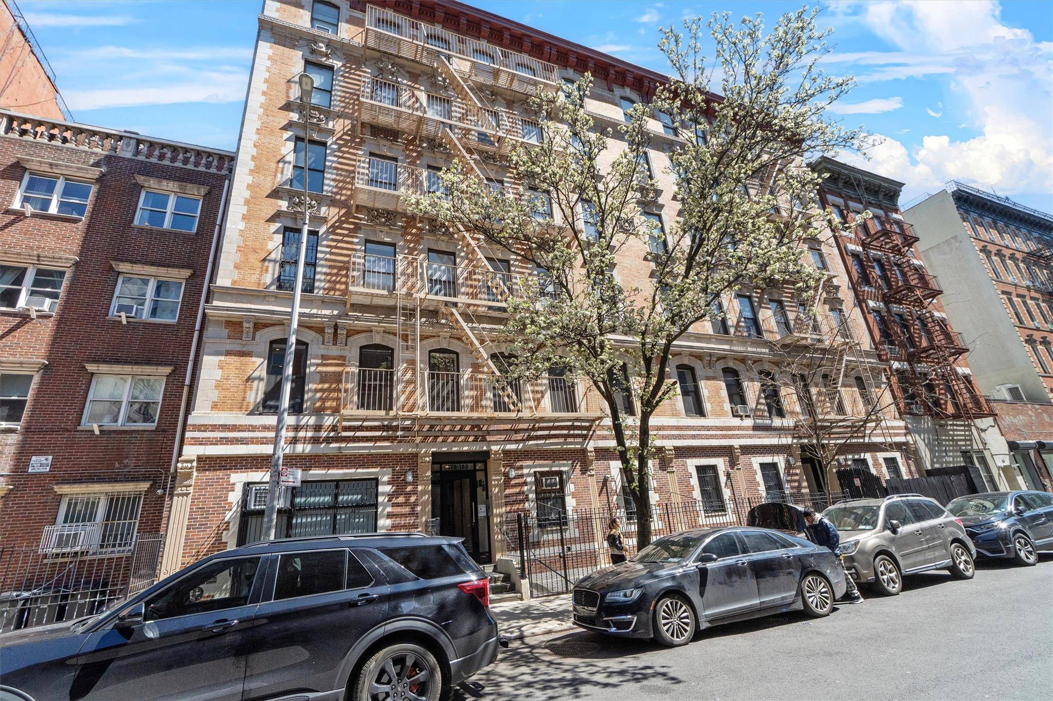 New York (manhattan), NY 10009,178 E 2 #1B