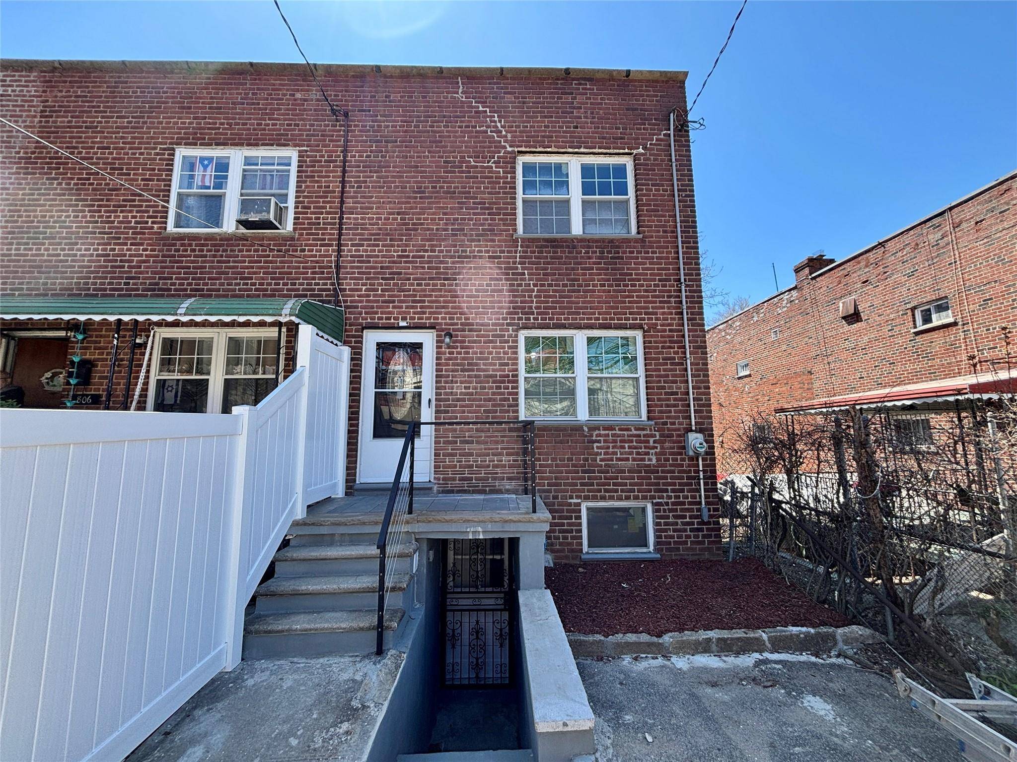 Bronx, NY 10467,804 Bartholdi ST