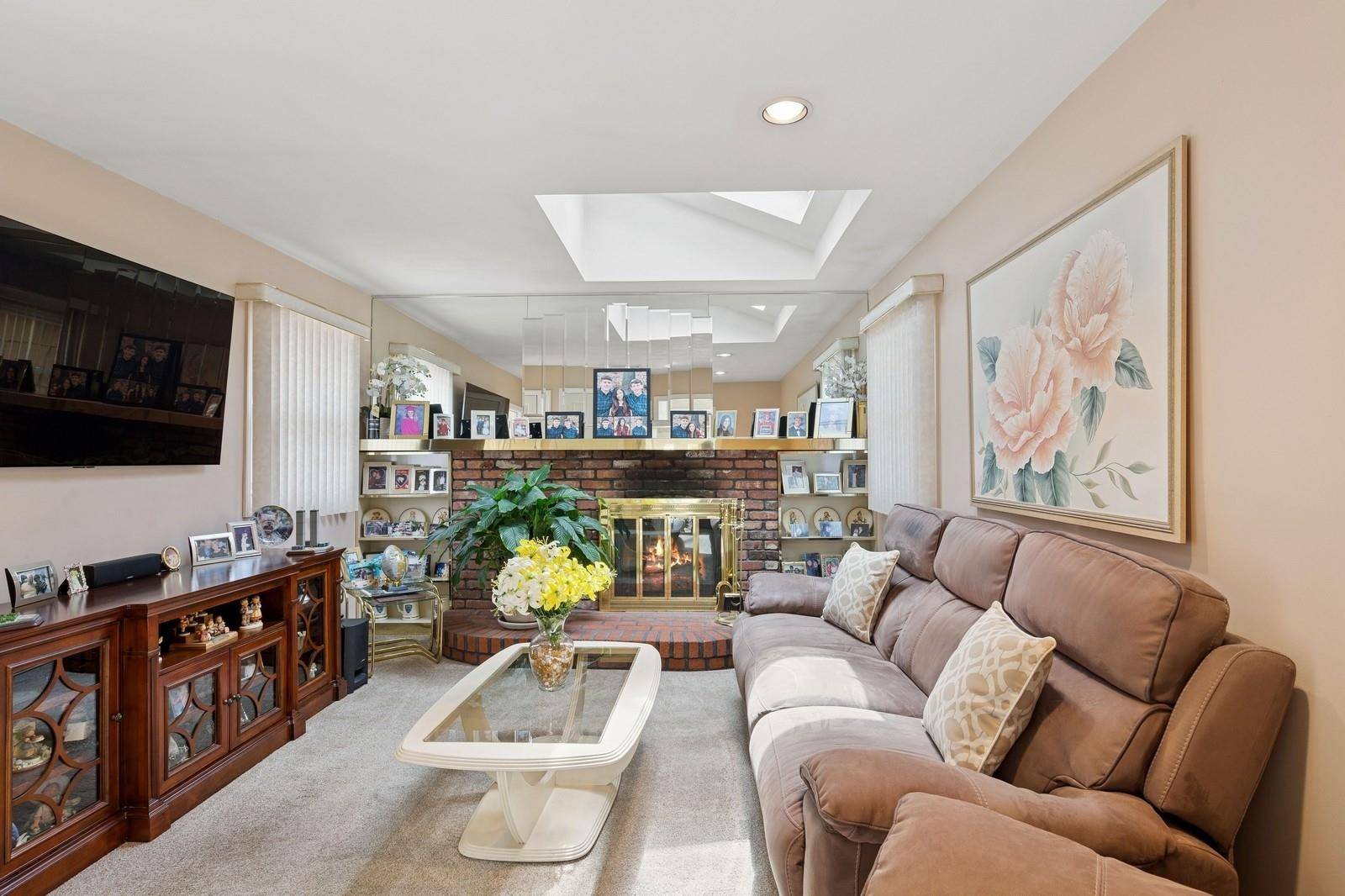 Nesconset, NY 11767,16 Prince Charming RD