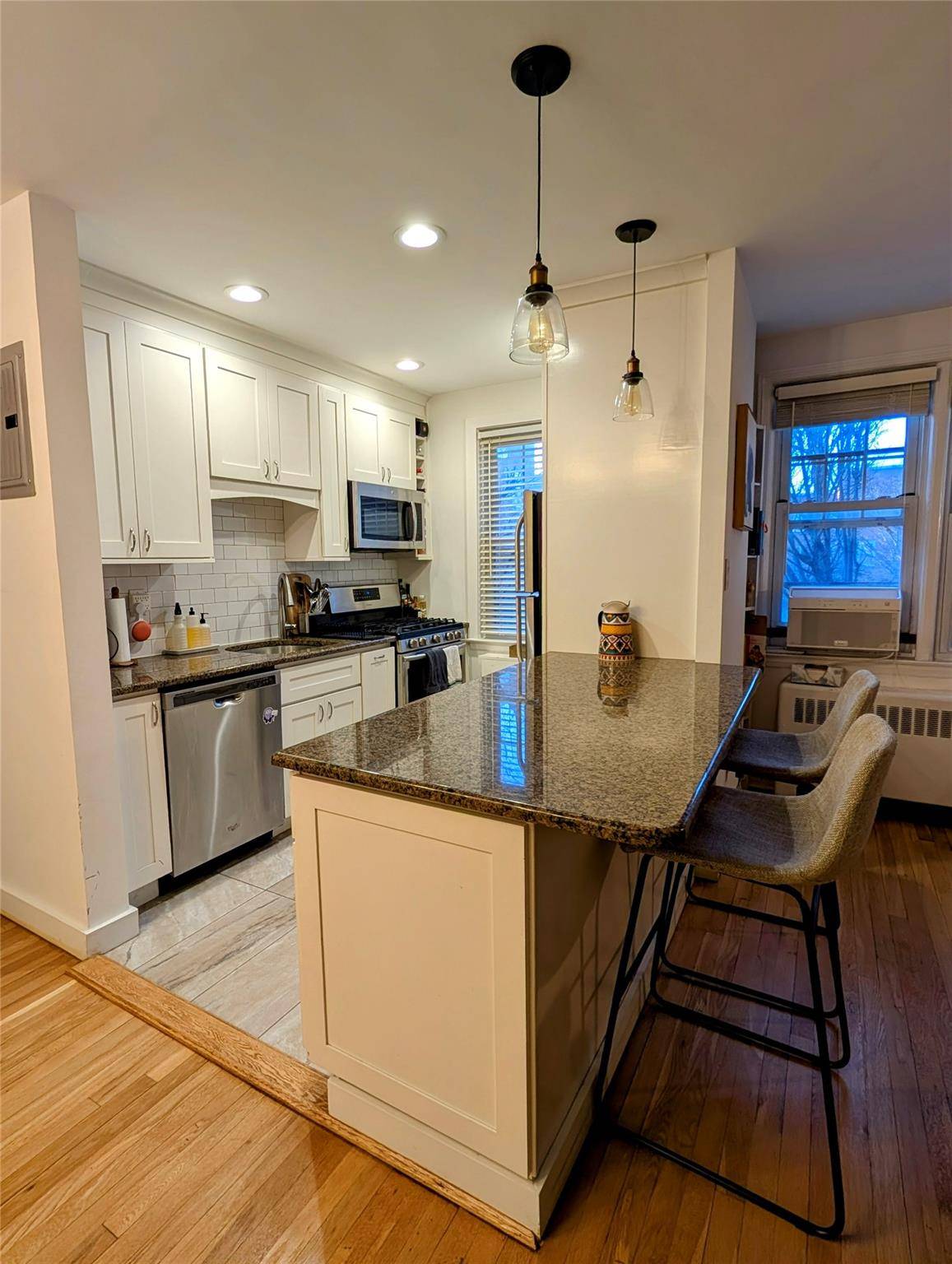 Rockville Centre, NY 11570,200 N Village AVE #Apt B1