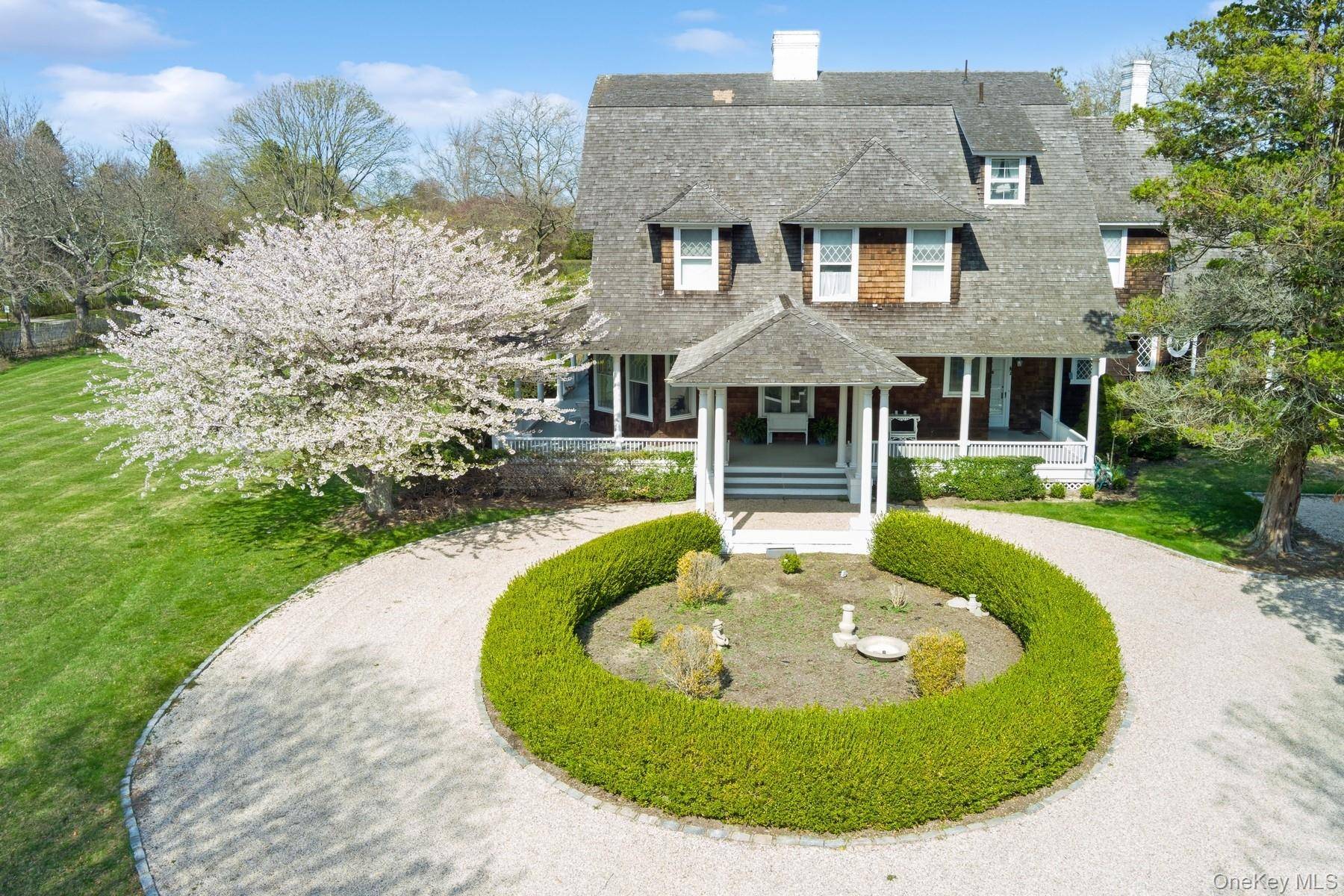 Quogue, NY 11959,10 Post LN