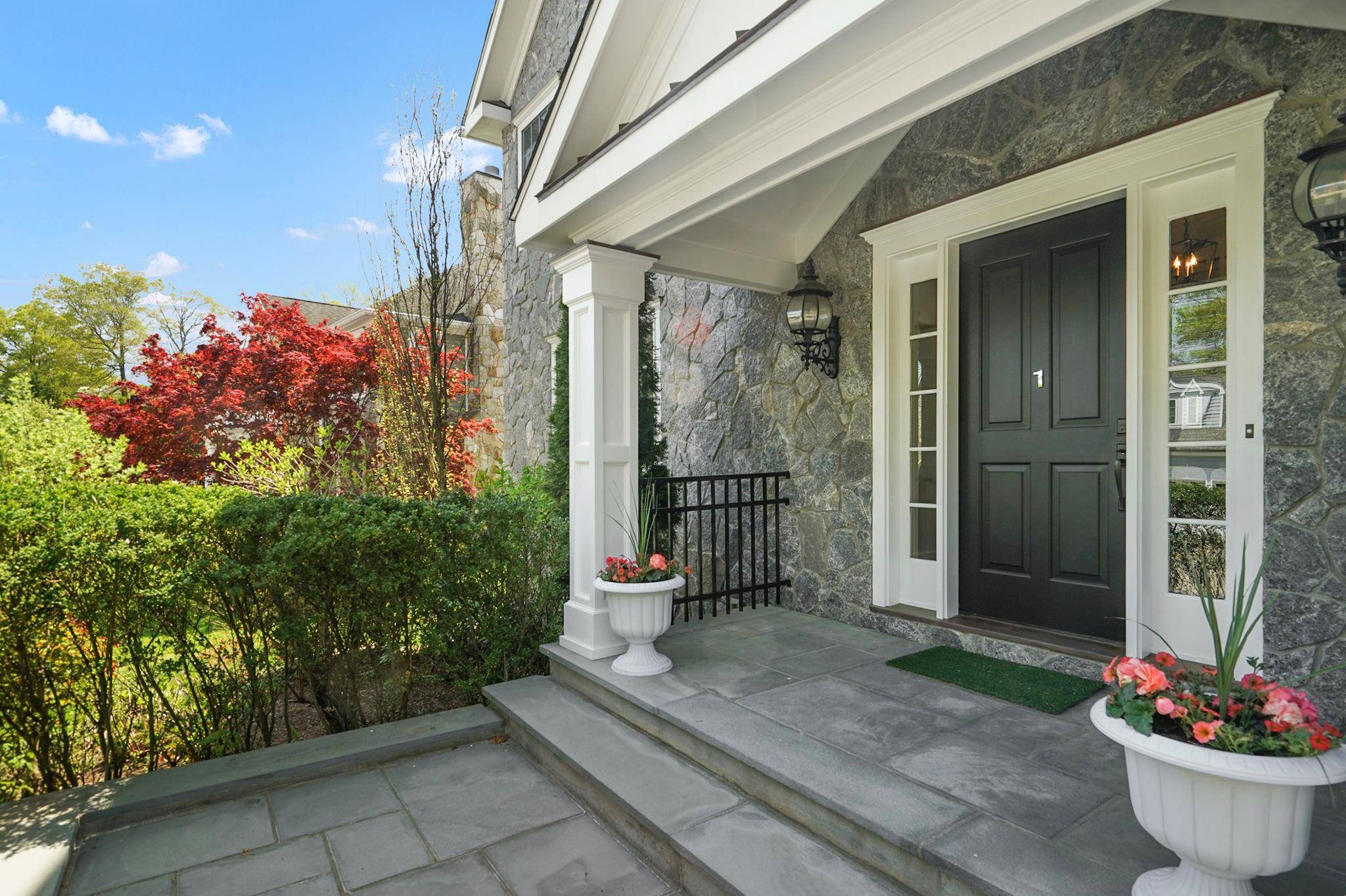New Rochelle, NY 10804,1 Pinebrook Hollow DR