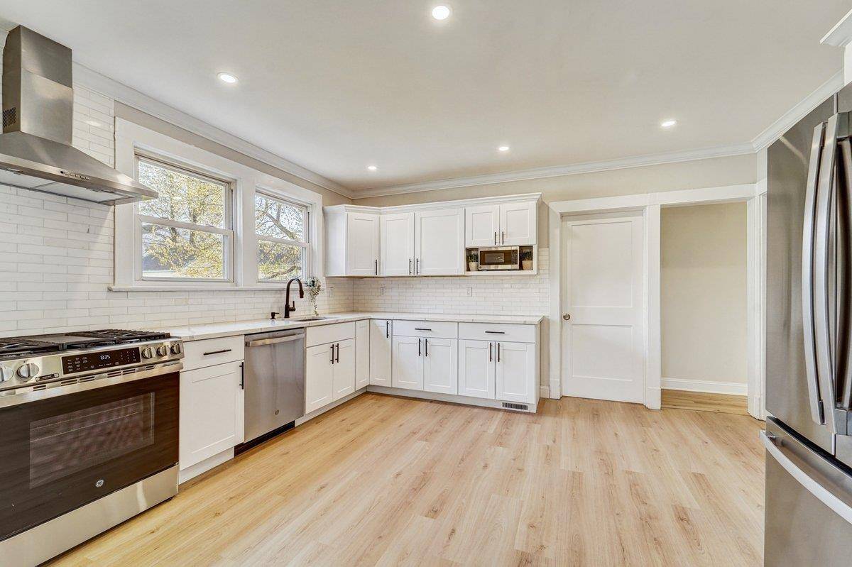 Mount Kisco, NY 10549,121 Boltis ST