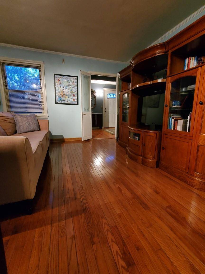 West Hempstead, NY 11552,899 Cleveland ST