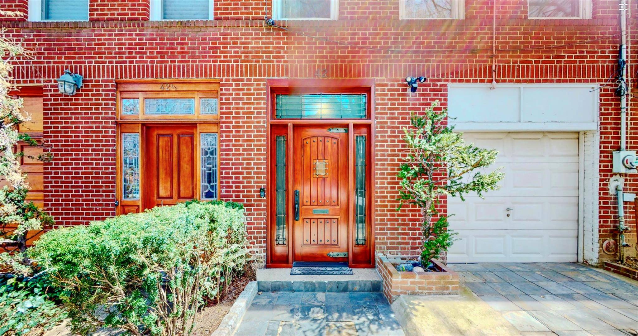 Bronx, NY 10463,42 Adrian AVE