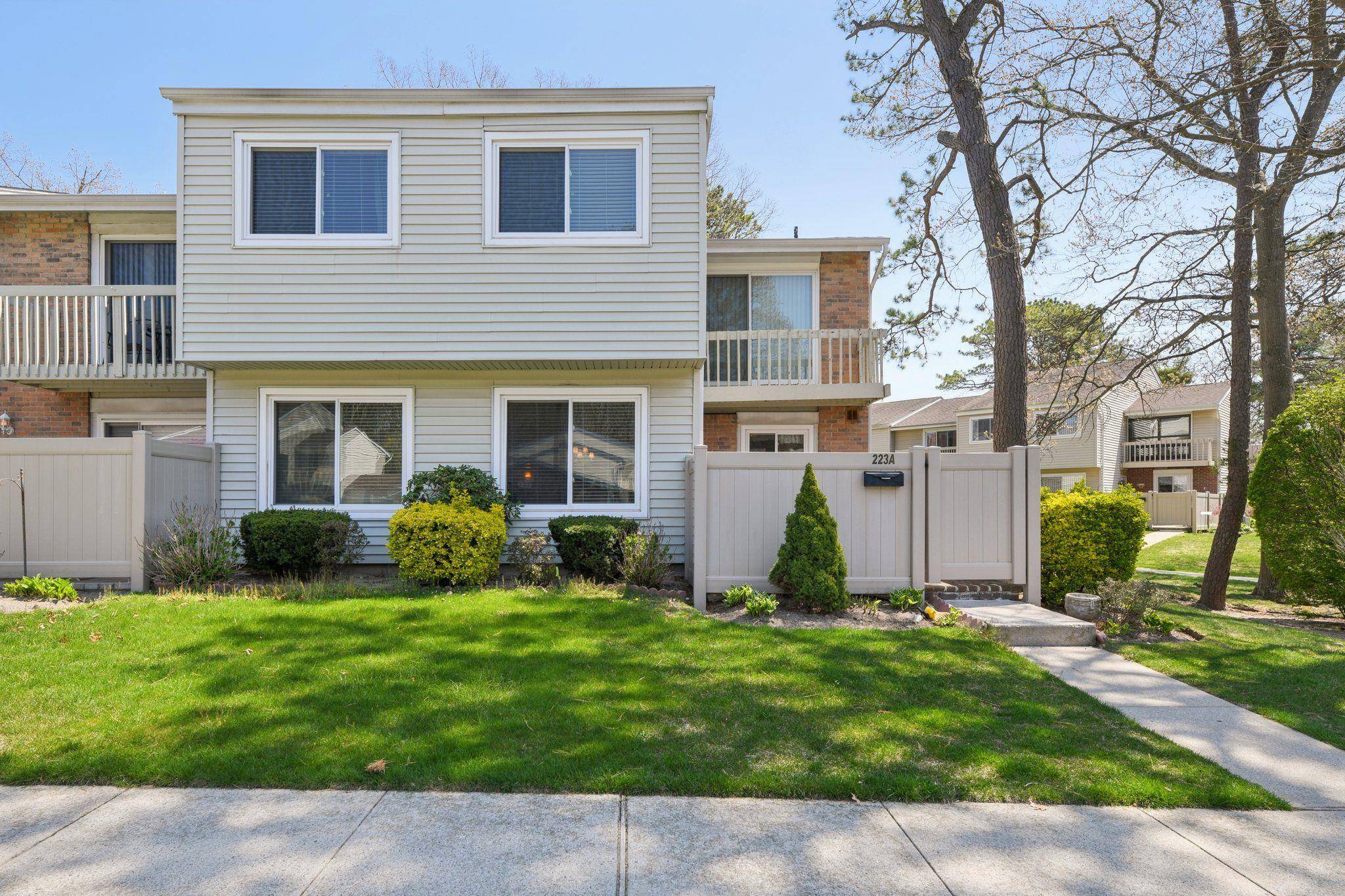 Holbrook, NY 11741,223 Springmeadow DR #A
