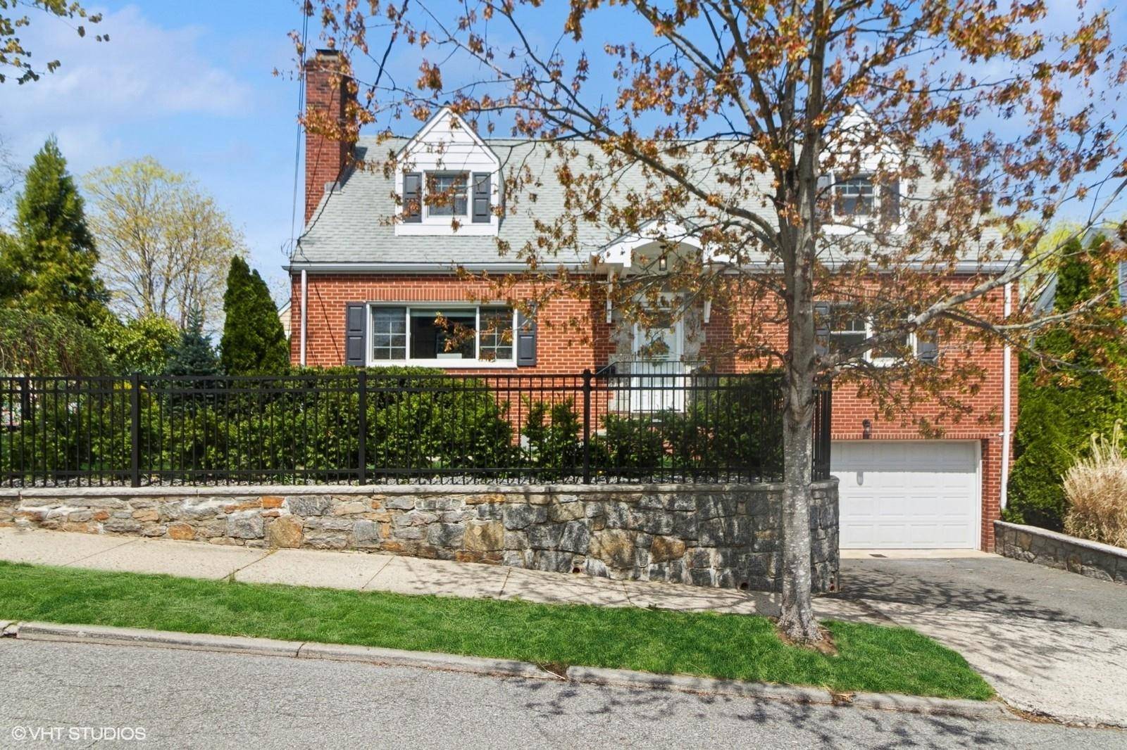 Mamaroneck, NY 10543,308 Travers AVE