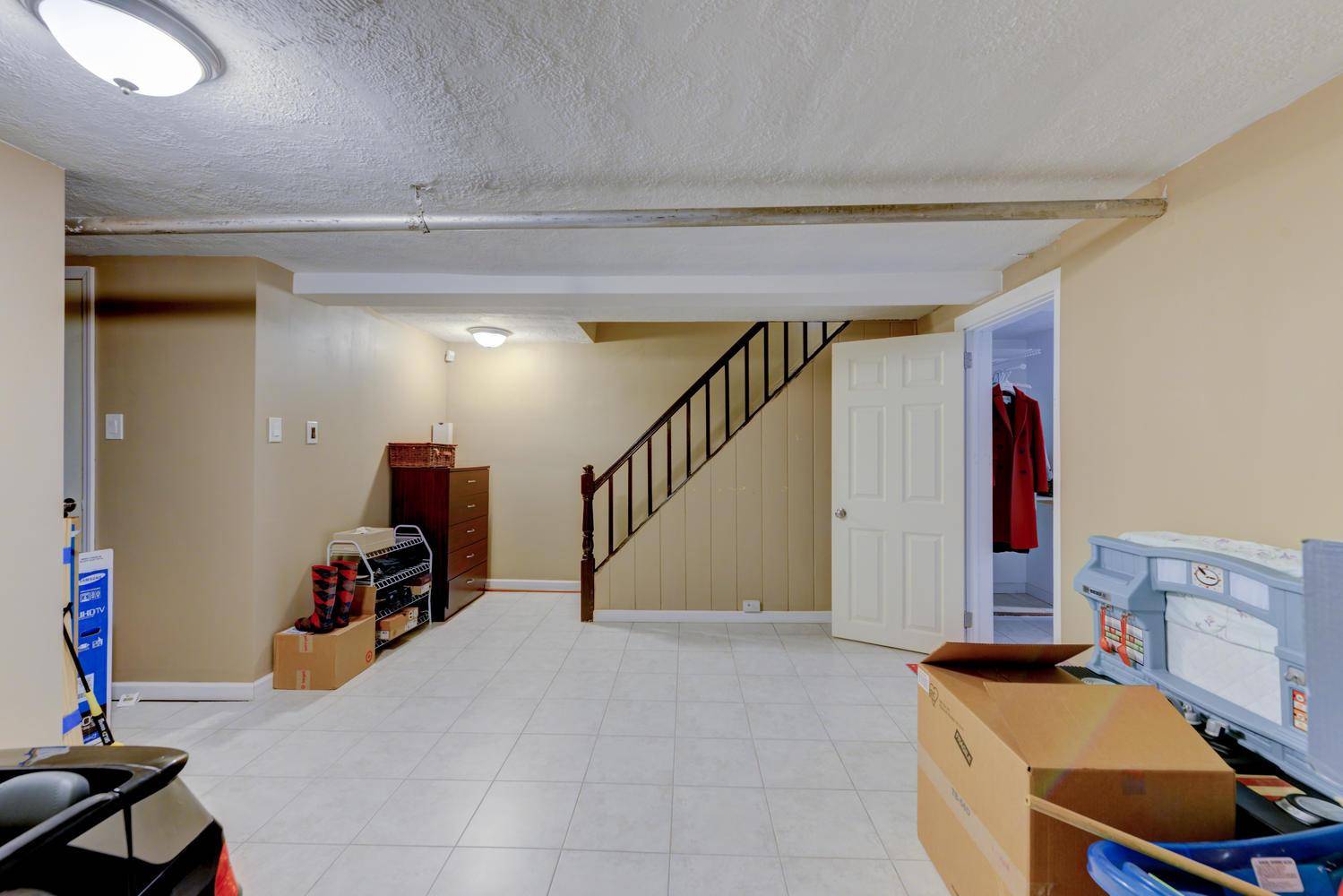 Forest Hills, NY 11375,67-54 Groton ST