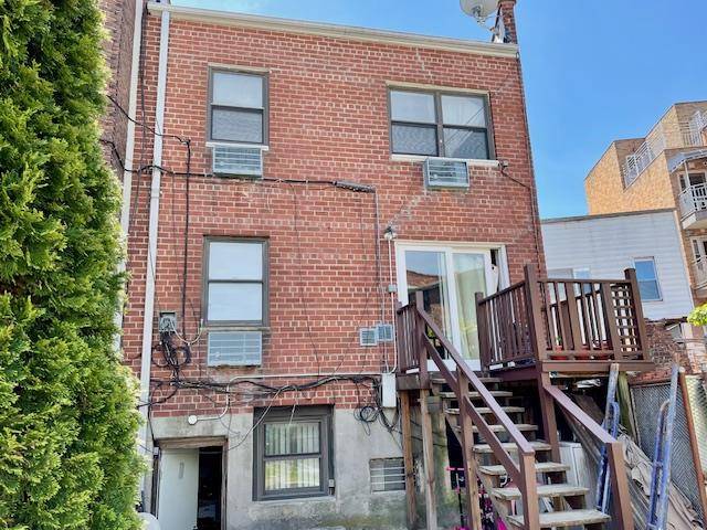 Elmhurst, NY 11373,84-59 Kneeland AVE