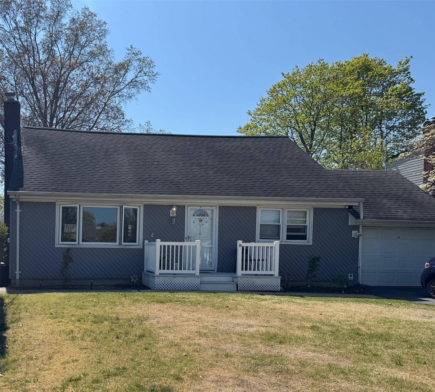 Melville, NY 11747,11 Moore PL