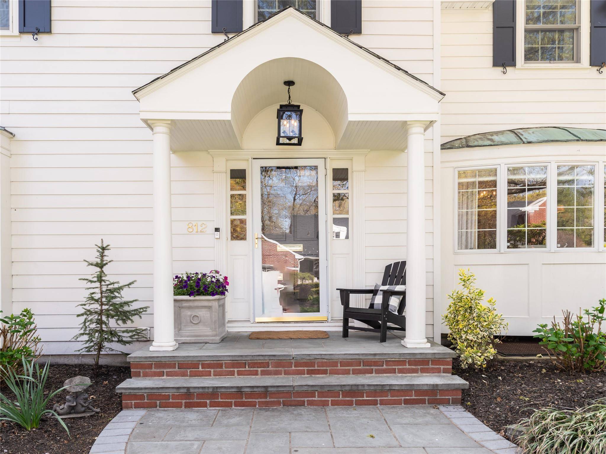 Manhasset, NY 11030,812 Hunt LN