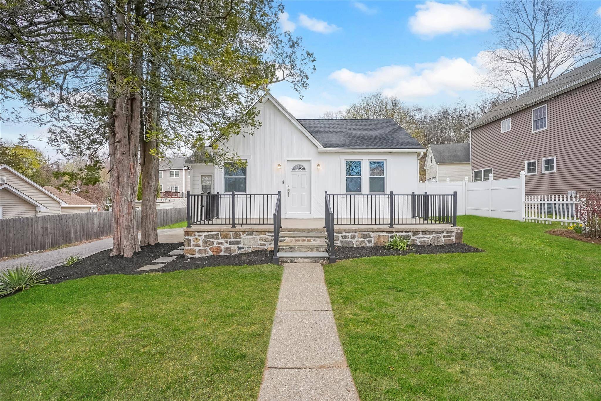 Mohegan Lake, NY 10547,3196 Hollywood ST