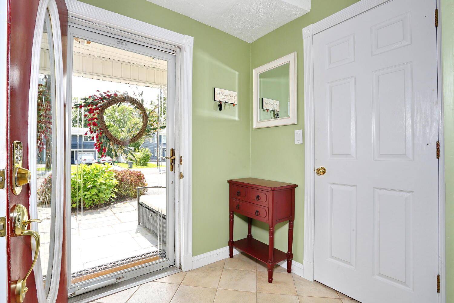 Pearl River, NY 10965,23 Meadows ST