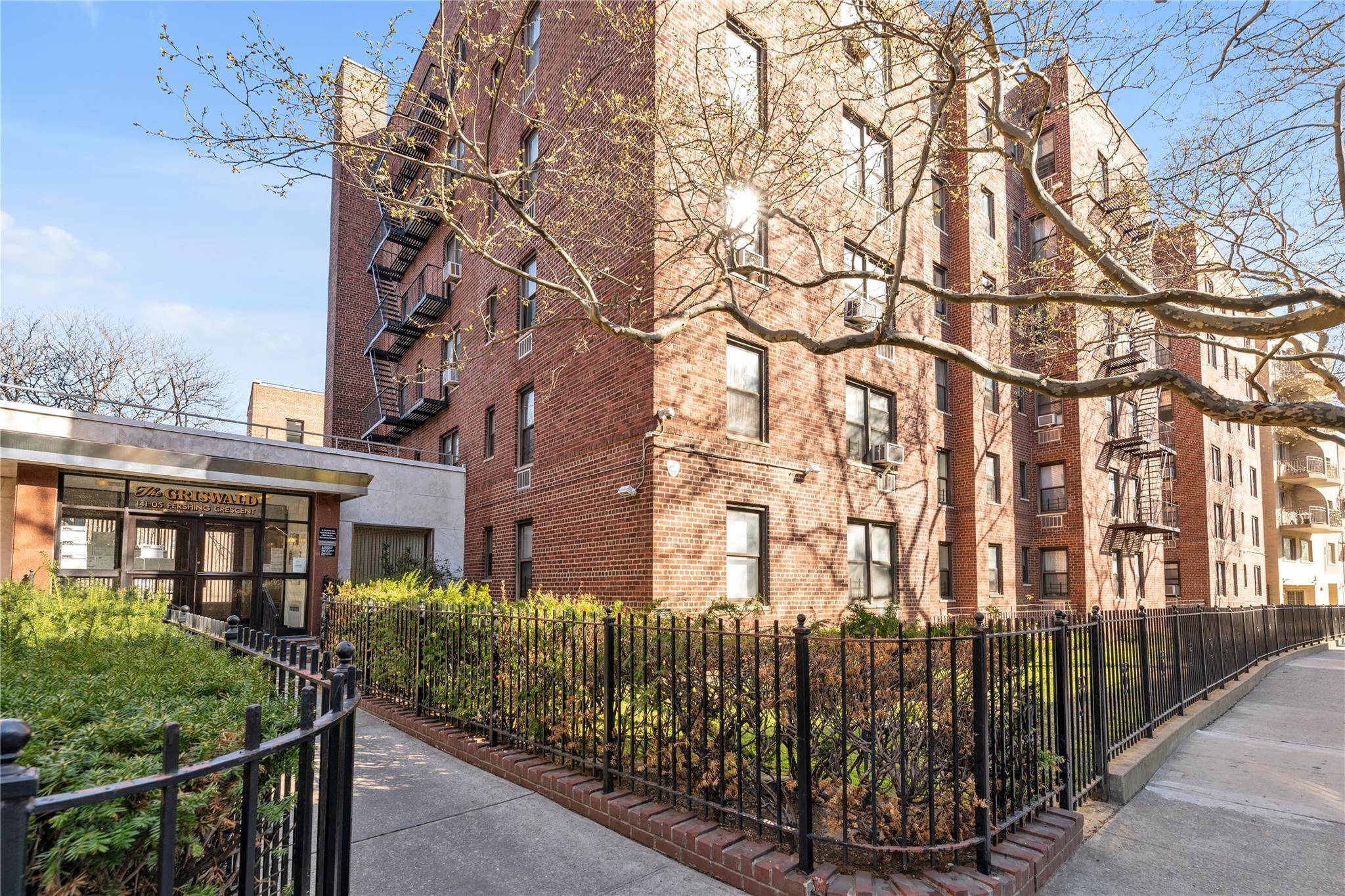 Briarwood, NY 11435,141-05 Pershing CRES #117