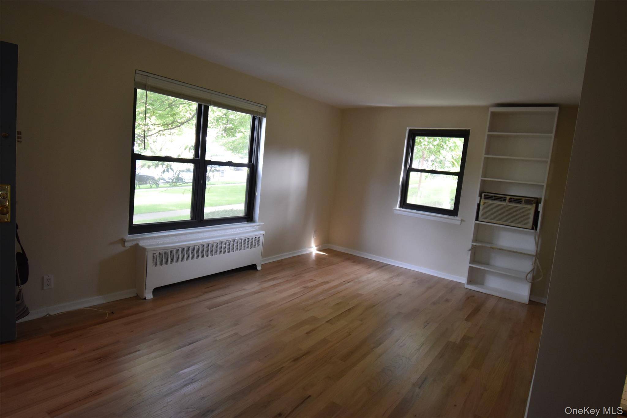 Great Neck, NY 11021,23 West Mill DR #9A