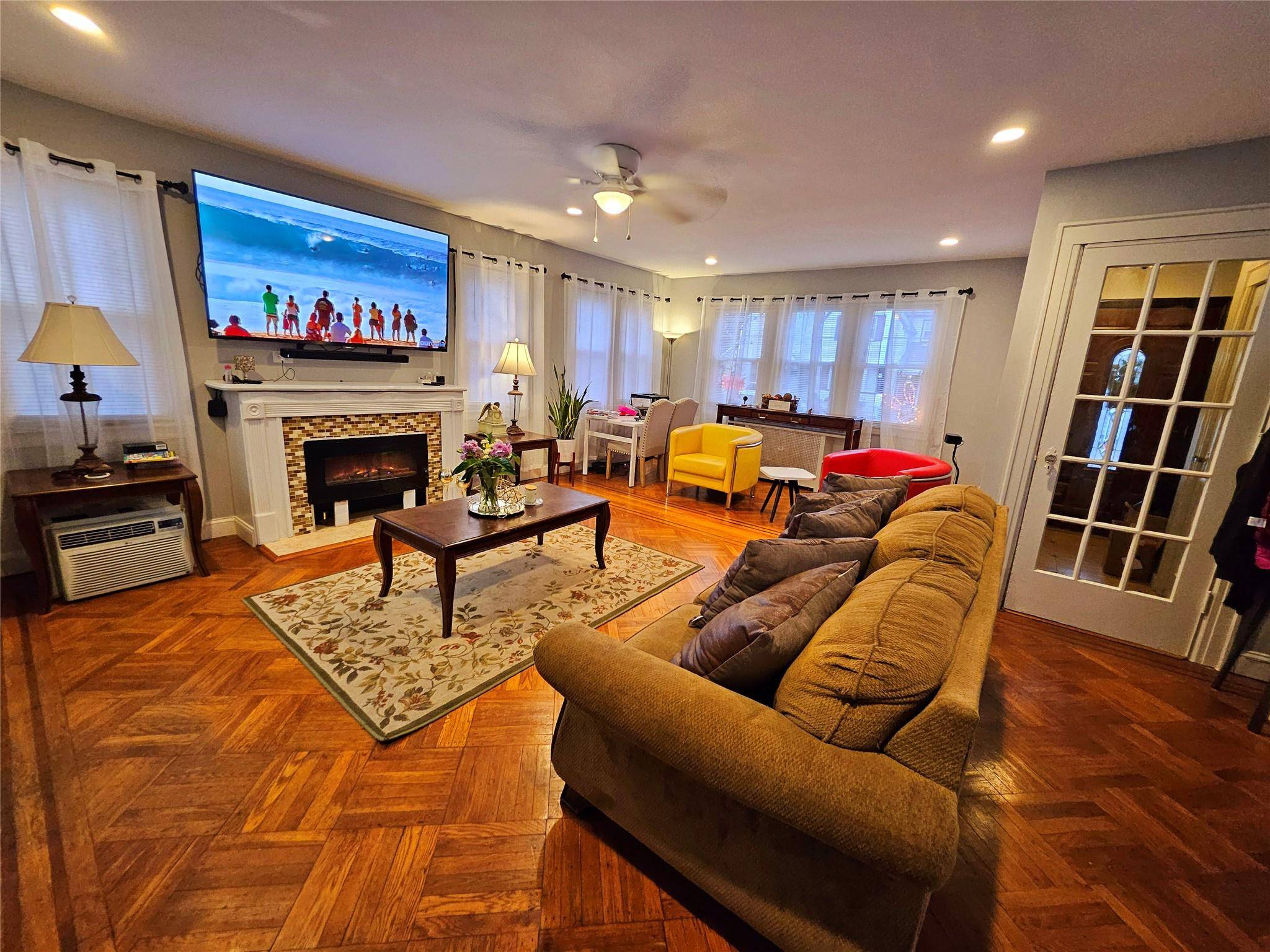 West Hempstead, NY 11552,162 Oak ST