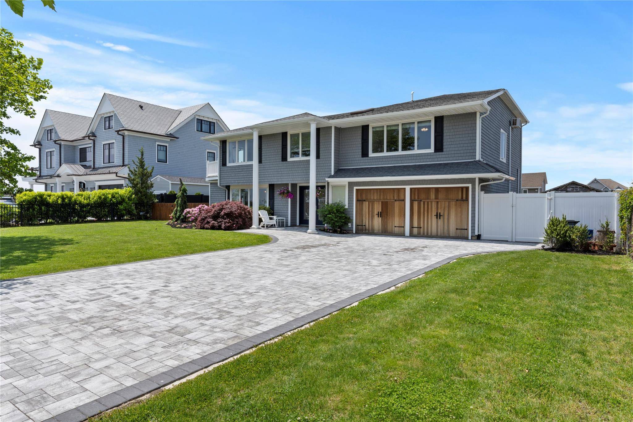 West Islip, NY 11795,22 Viking DR