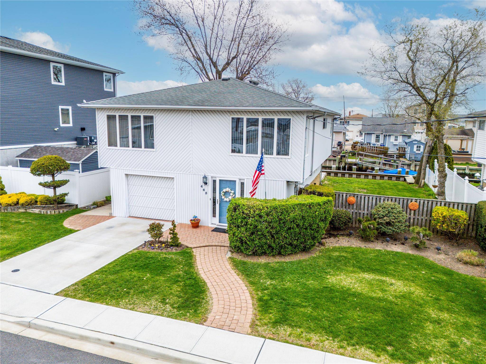 Freeport, NY 11520,465 Nassau AVE