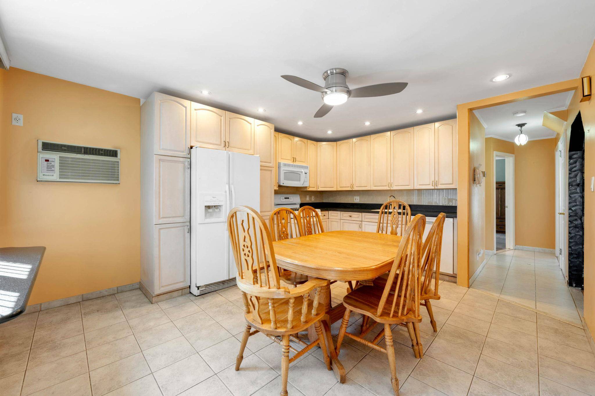 New Hyde Park, NY 11040,1041 N 6th ST