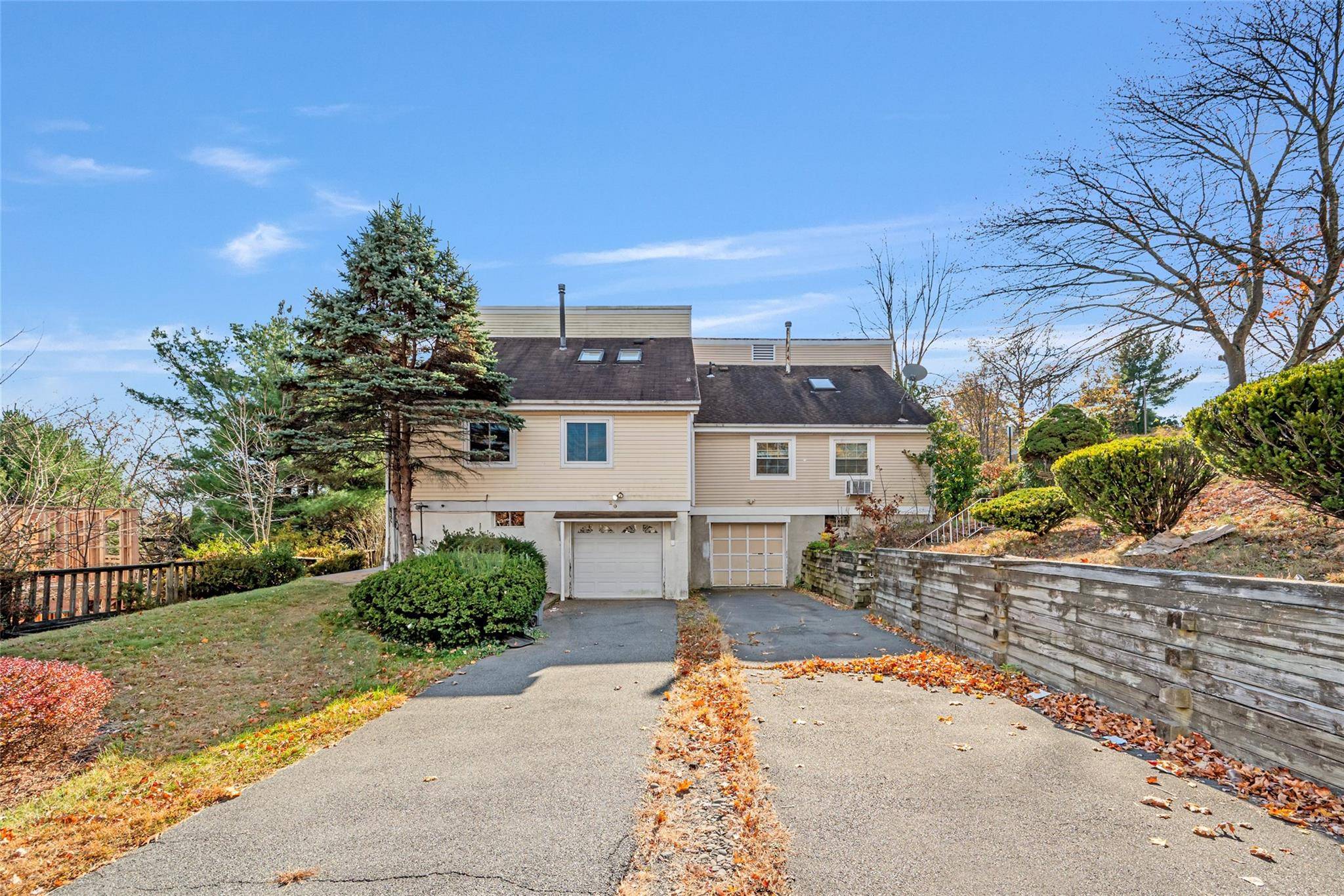 Spring Valley, NY 10977,18/20 Wolfe DR