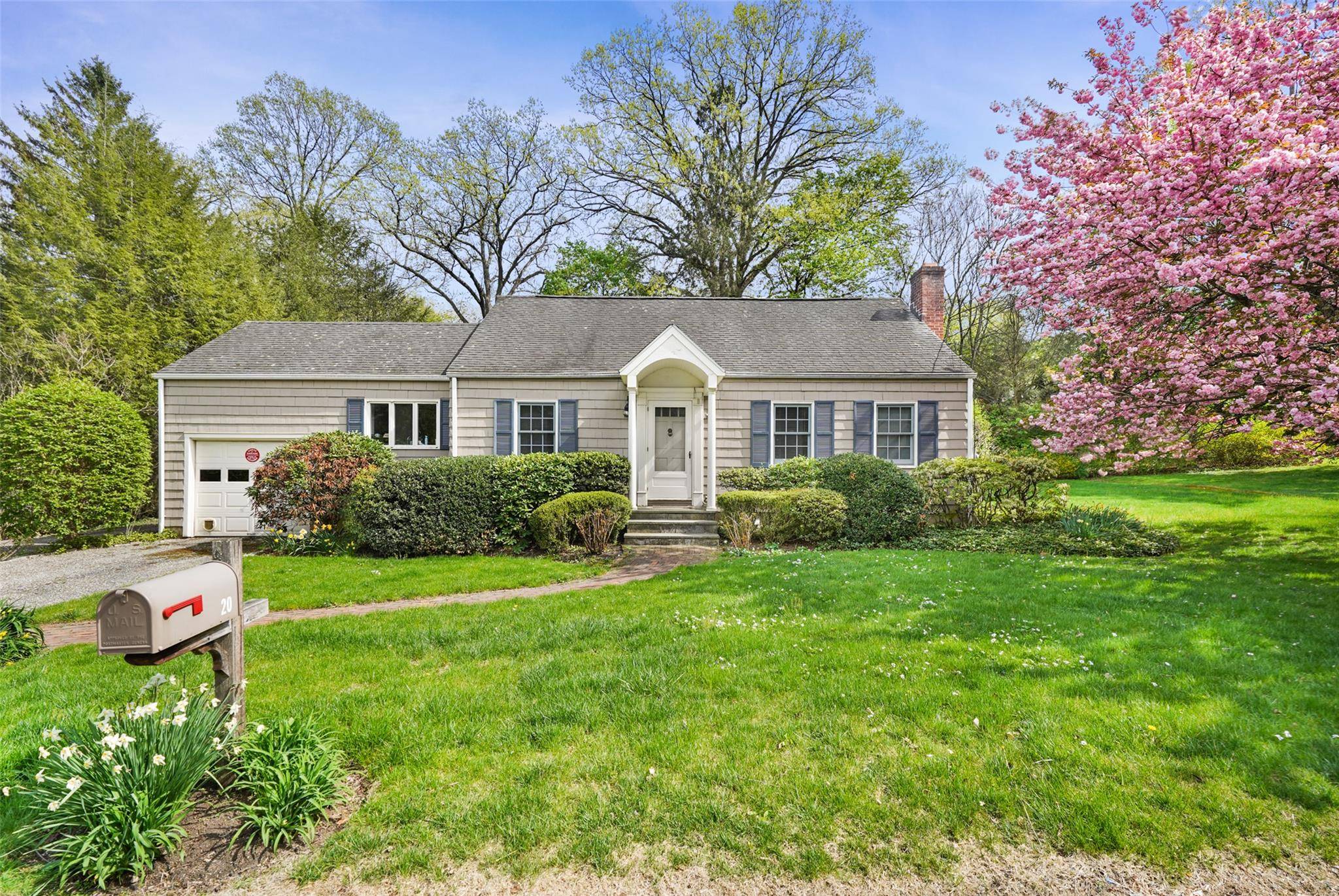 Katonah, NY 10536,20 Orchard LN