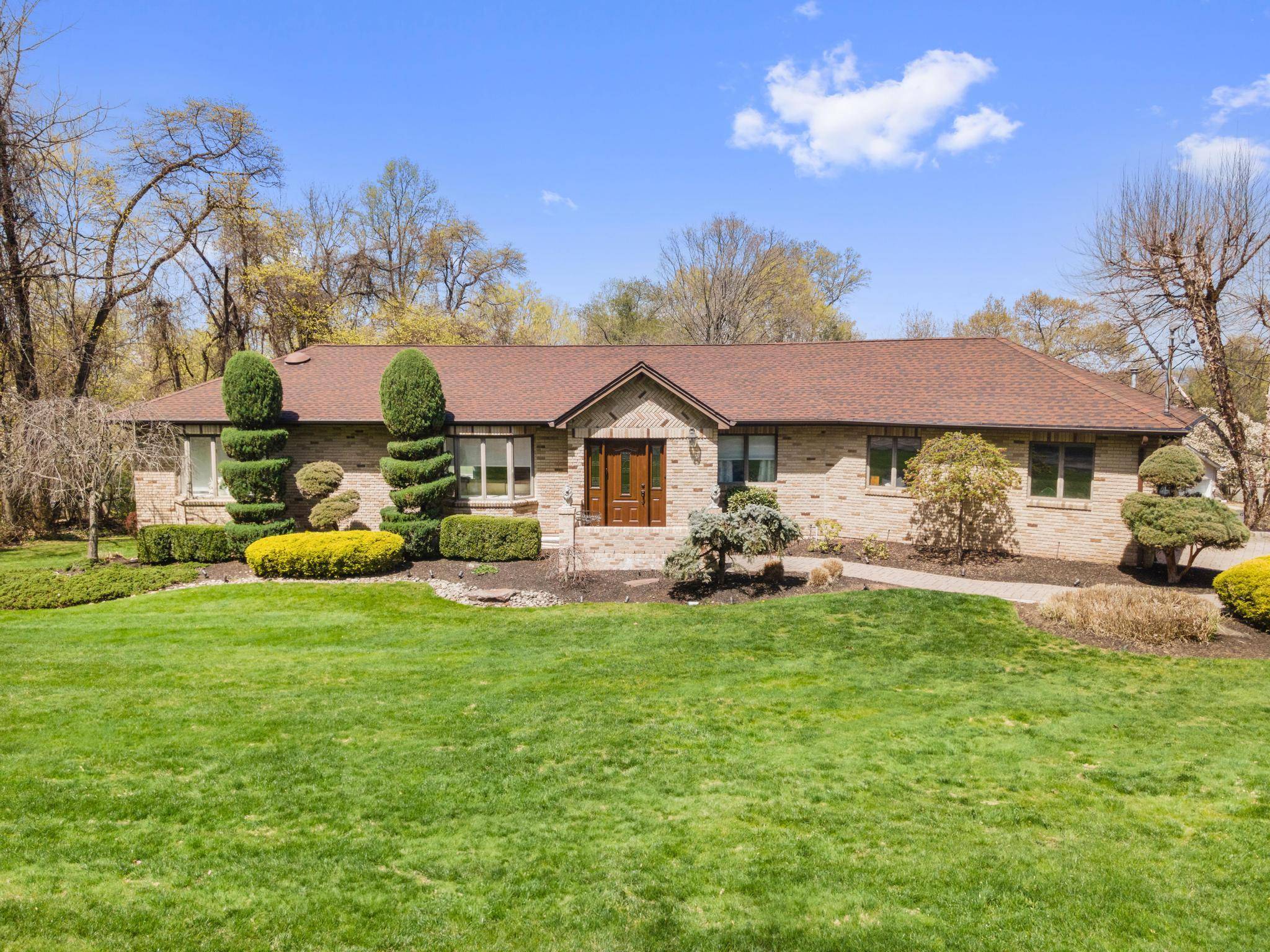 Valley Cottage, NY 10989,416 Storms RD