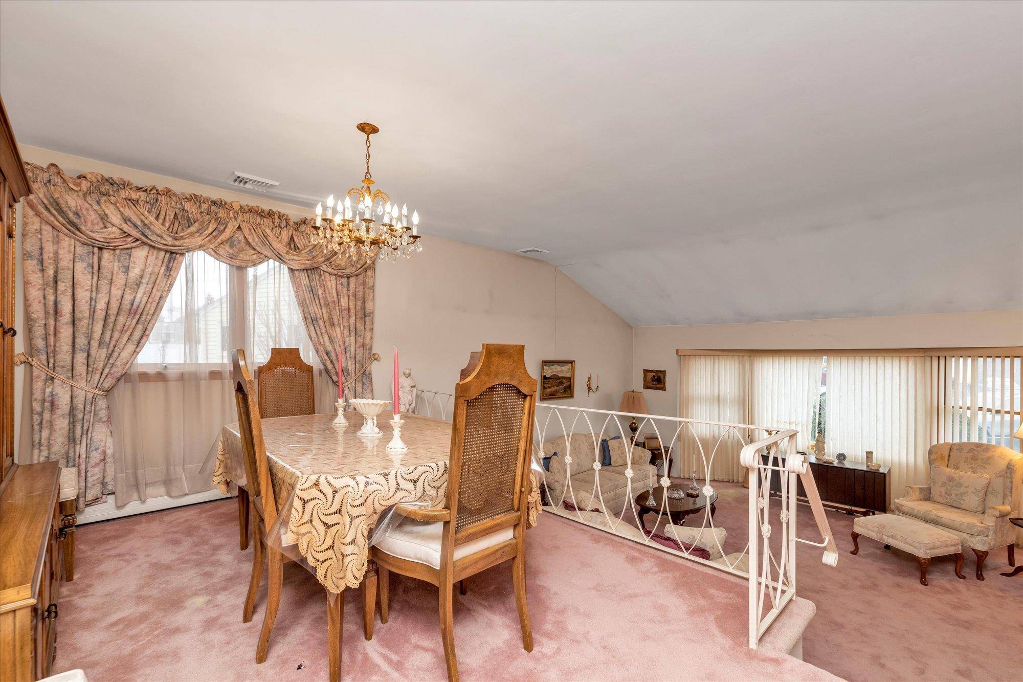 East Meadow, NY 11554,2199 Clover CT