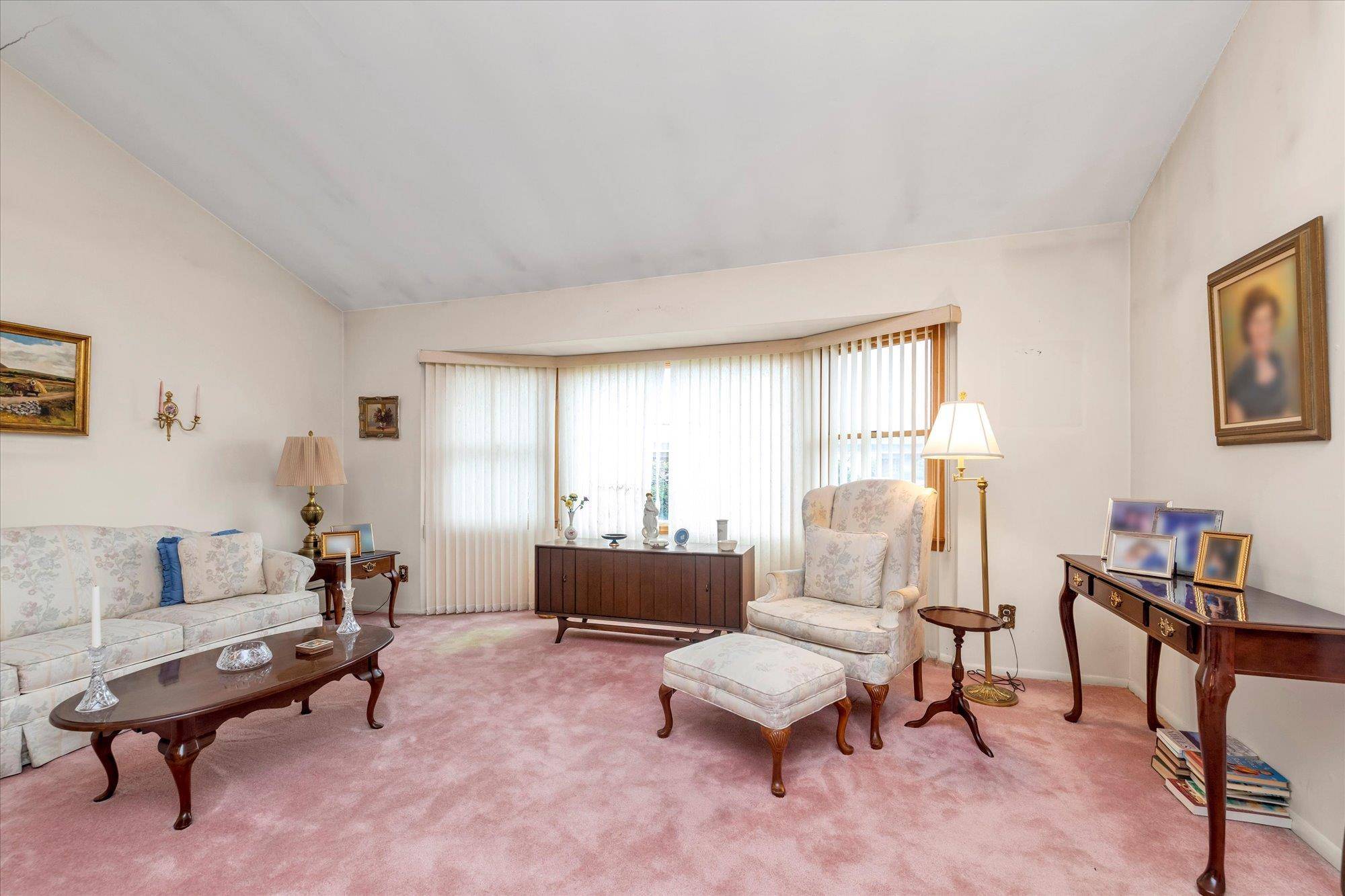 East Meadow, NY 11554,2199 Clover CT