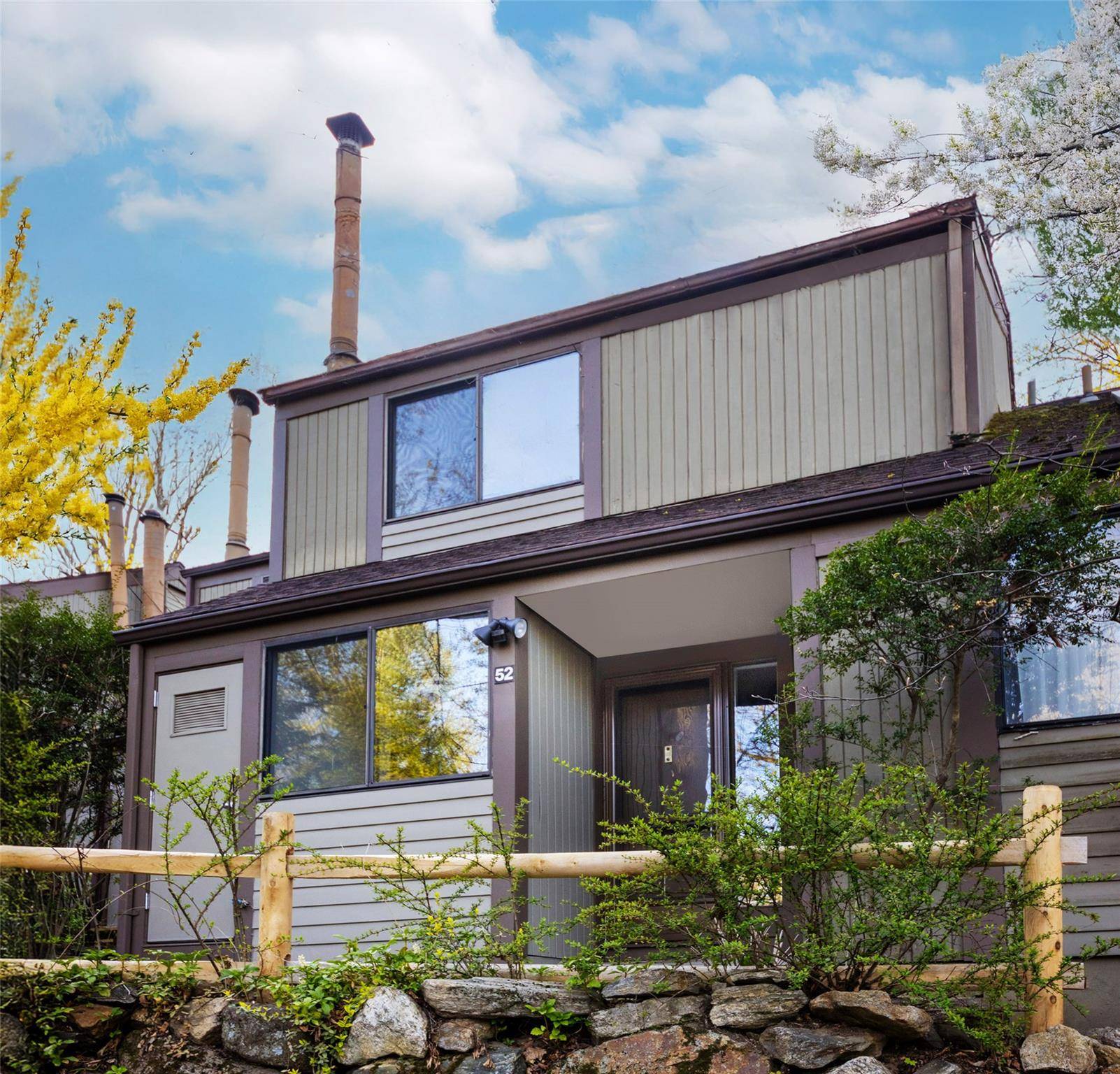 Dobbs Ferry, NY 10522,52 Round Hill RD