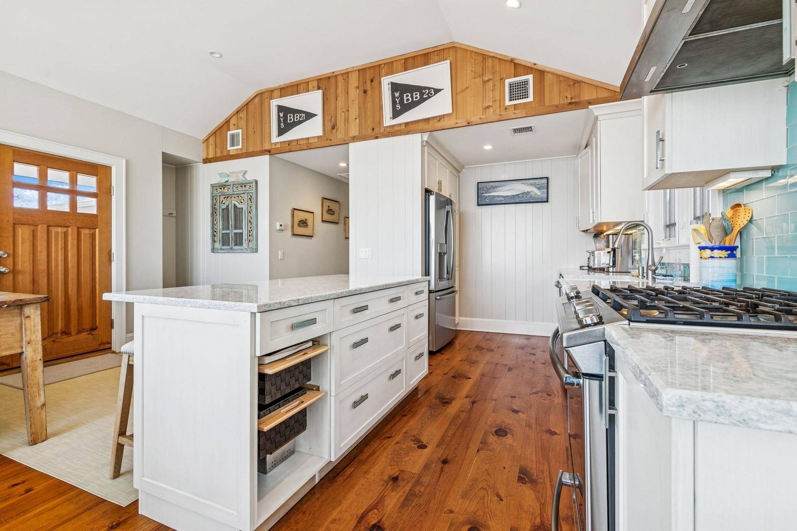 East Quogue, NY 11942,4 Bayside AVE
