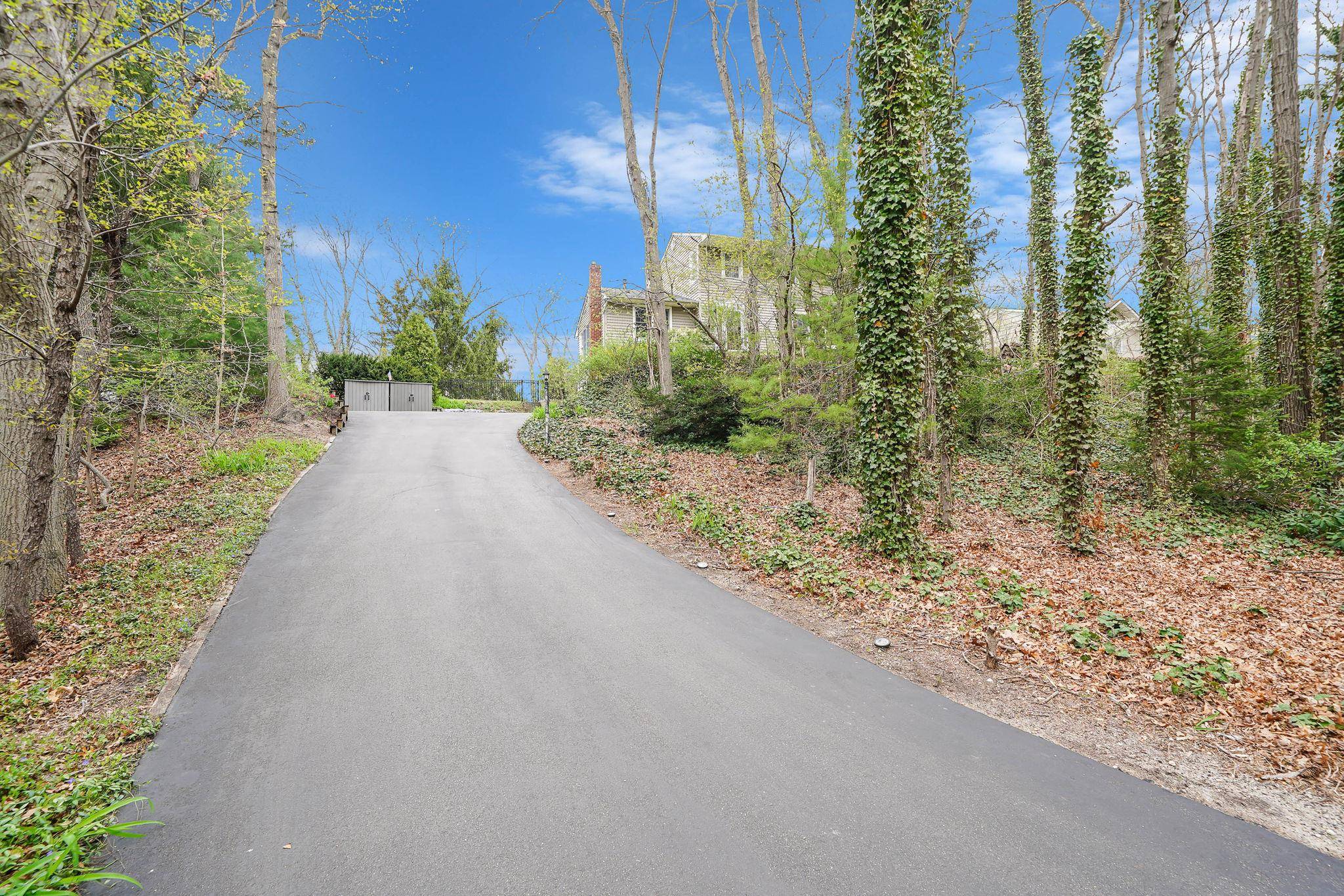 Smithtown, NY 11787,3 Standish PL