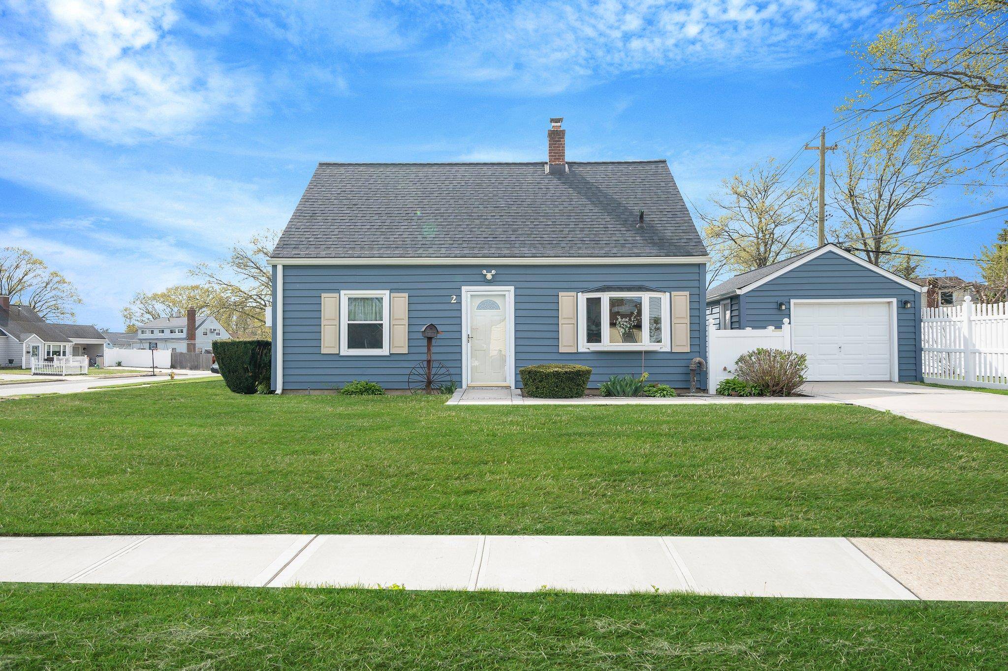 Levittown, NY 11756,2 Poppy LN