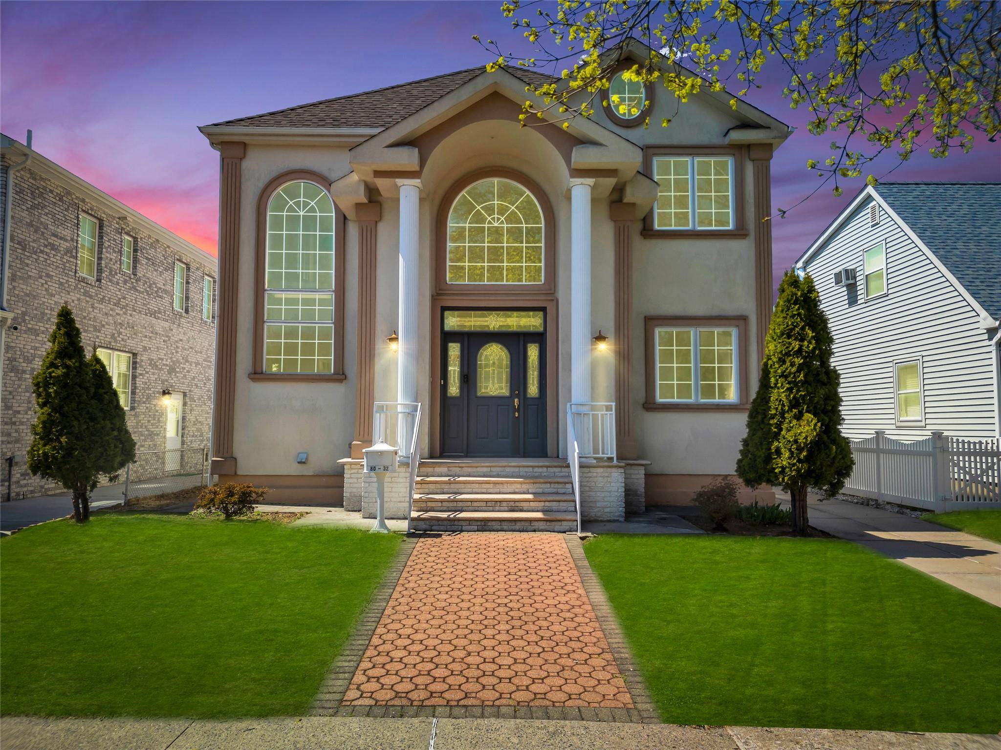 Floral Park, NY 11004,80-32 264th ST