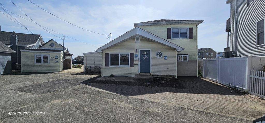 Seaford, NY 11783,2479 Jackson AVE