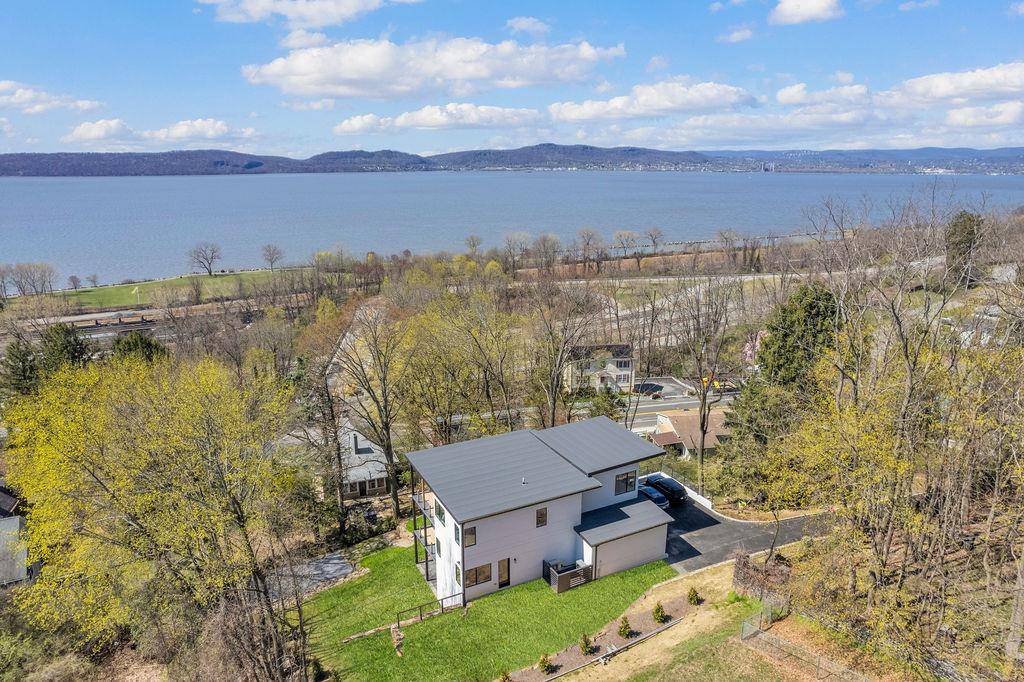 Croton-on-hudson, NY 10520,123 N Riverside AVE