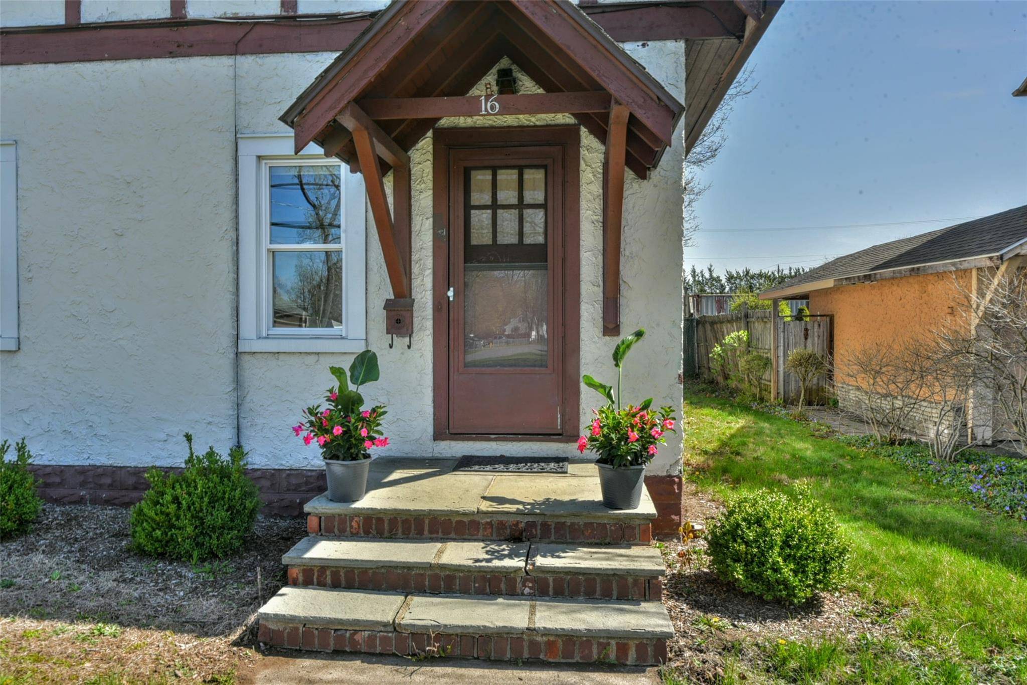 Kingston, NY 12401,16 Roosevelt AVE