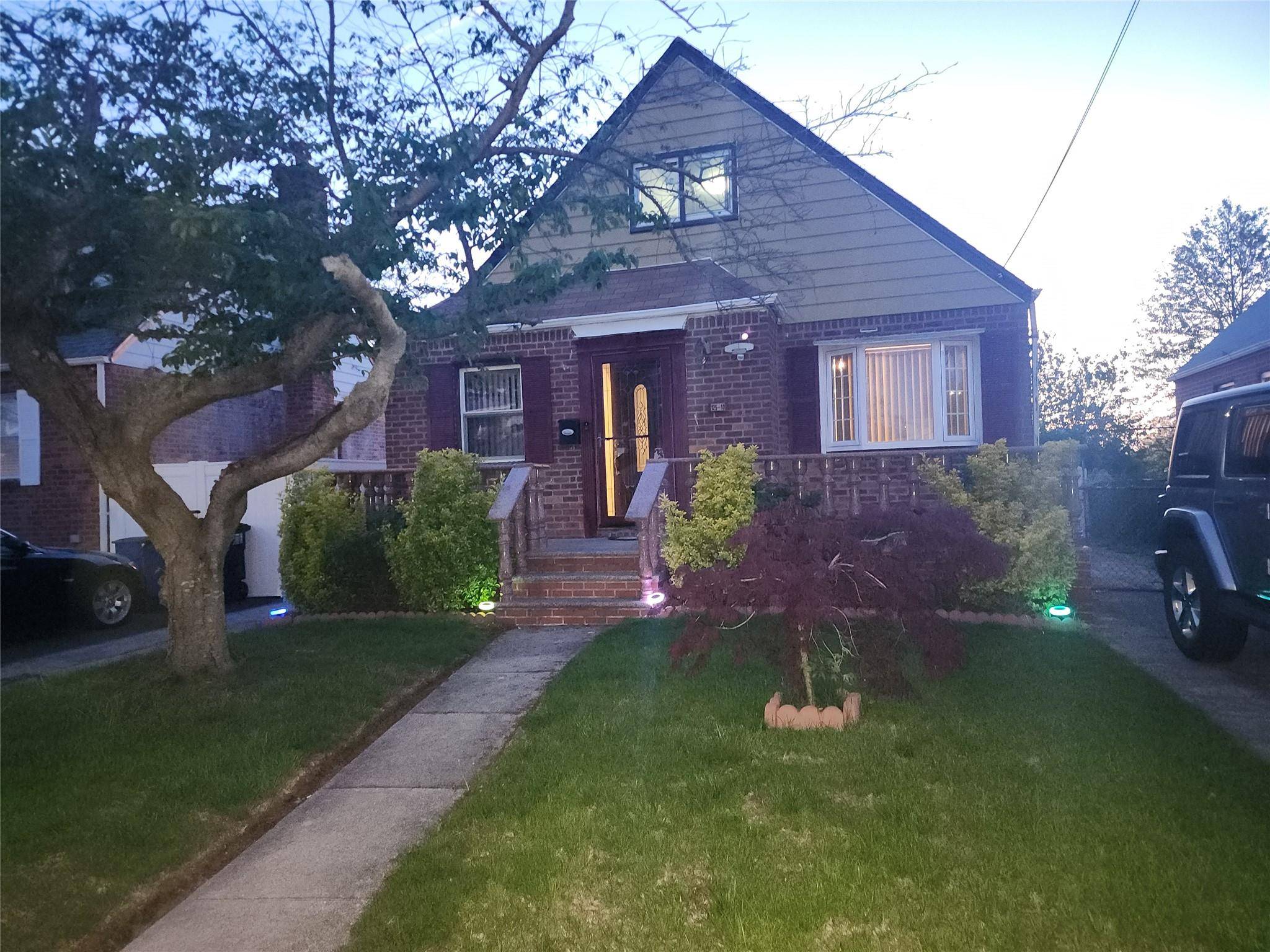 Springfield Gardens, NY 11413,125-10 Francis Lewis BLVD