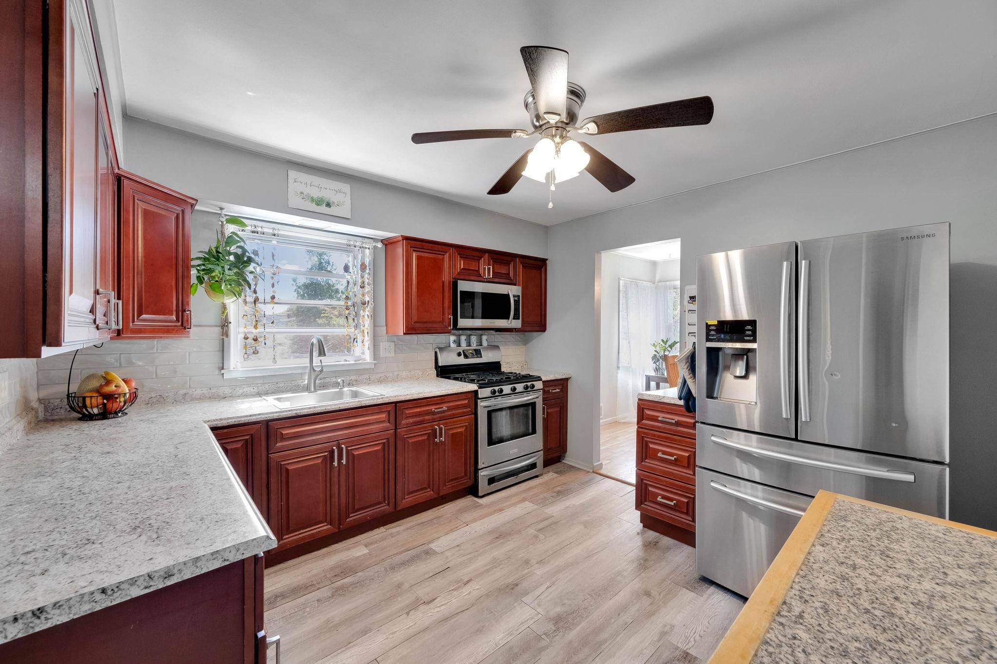 Centereach, NY 11720,7 Hedge LN